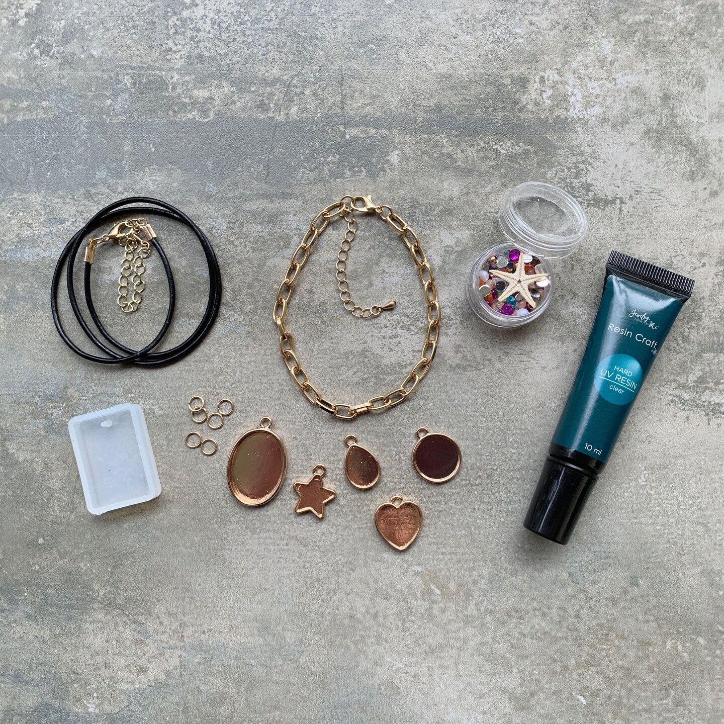 Resin Craft By Me&#x2122; UV Resin Jewelry Starter Kit