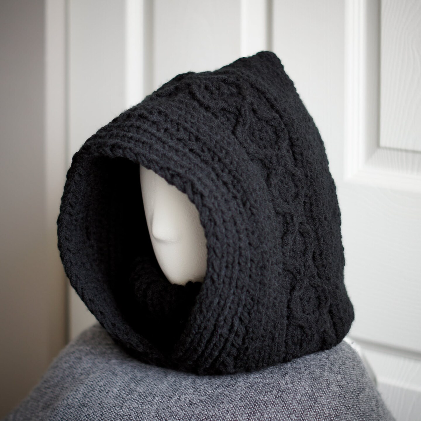 Cablecrest Knit Balaclava in Relaxed Fit – Winter Ski Hood with