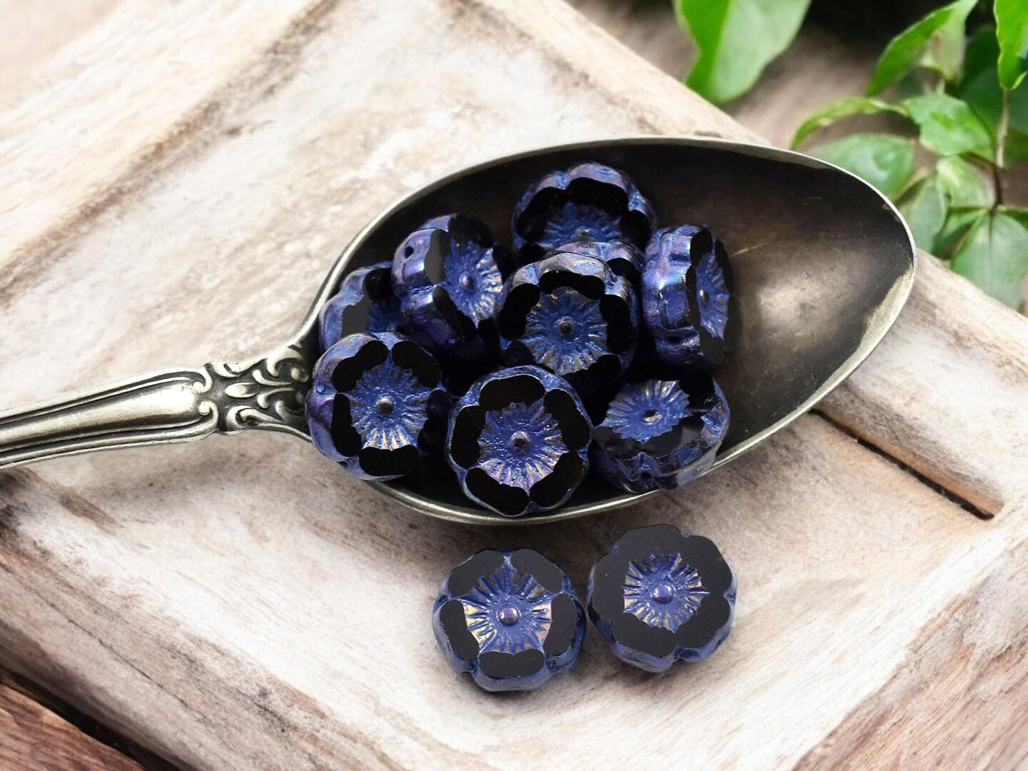 *12* 12mm Purple Washed Jet Black Iris Hawaiian Flower Beads