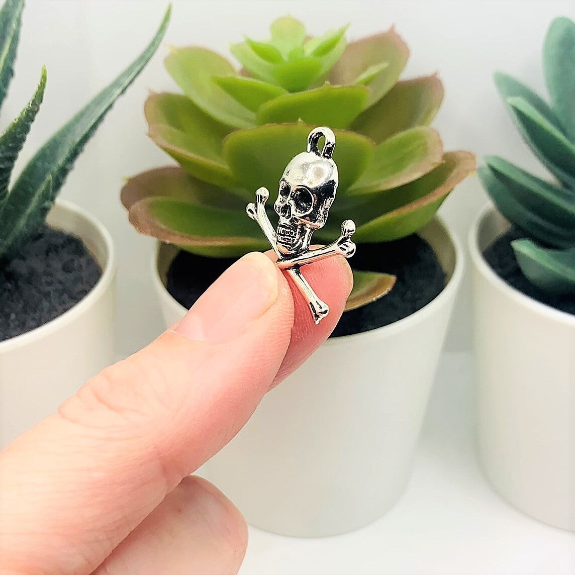 4, 20 or 50 Pieces: Skull and Cross Bones Silver Pirate Charms, 21x24mm