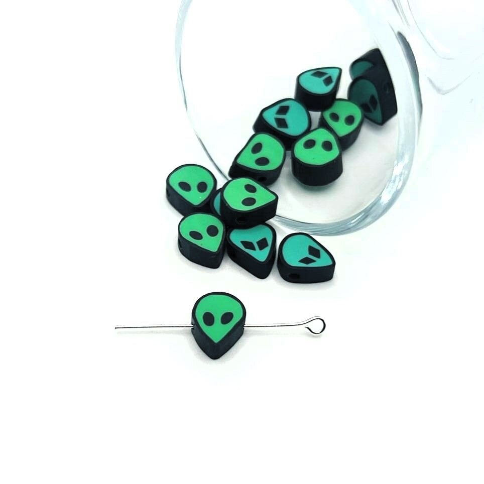 4, 20 or 50 Pieces: Clay Alien Face Beads