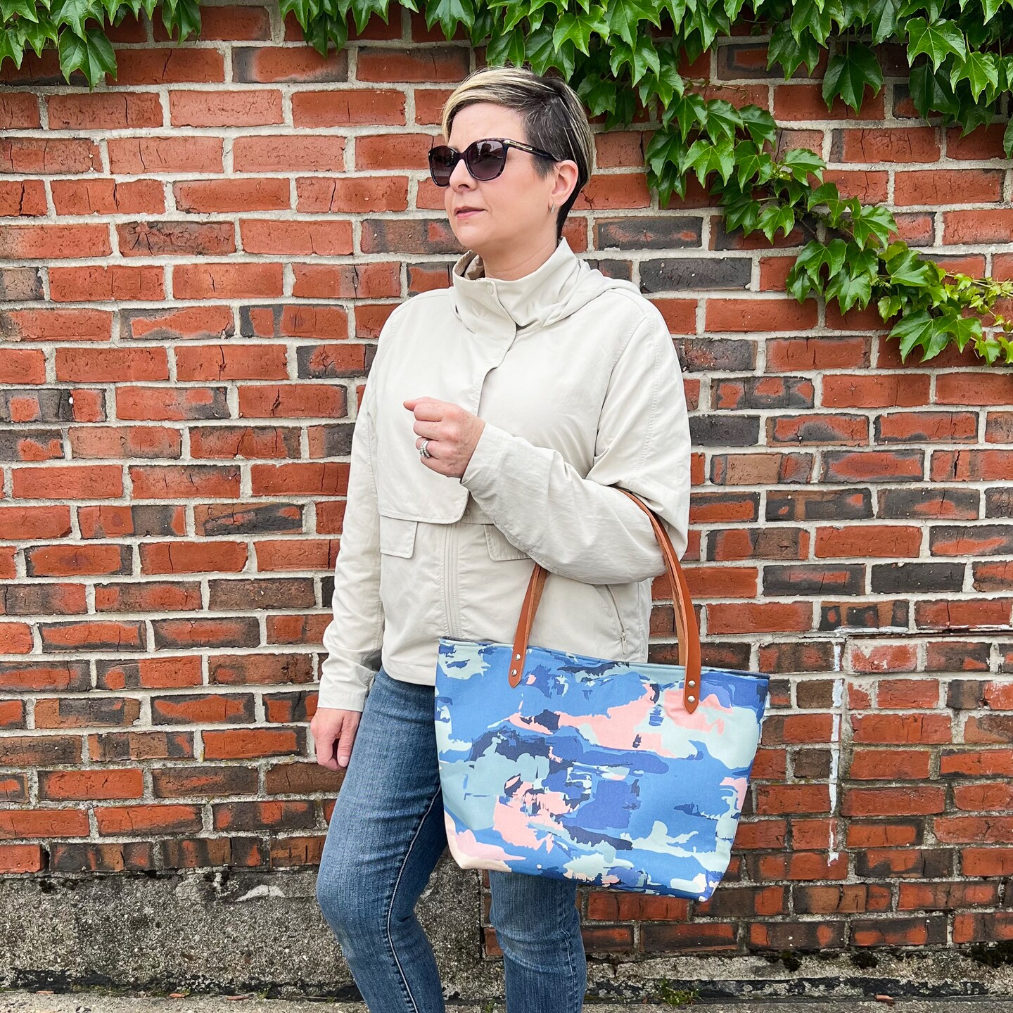 Crosscut Sewing Co.&#xAE; Market Tote Bag Sewing Project Kit for Beginners with Fabric, Instructions and Video