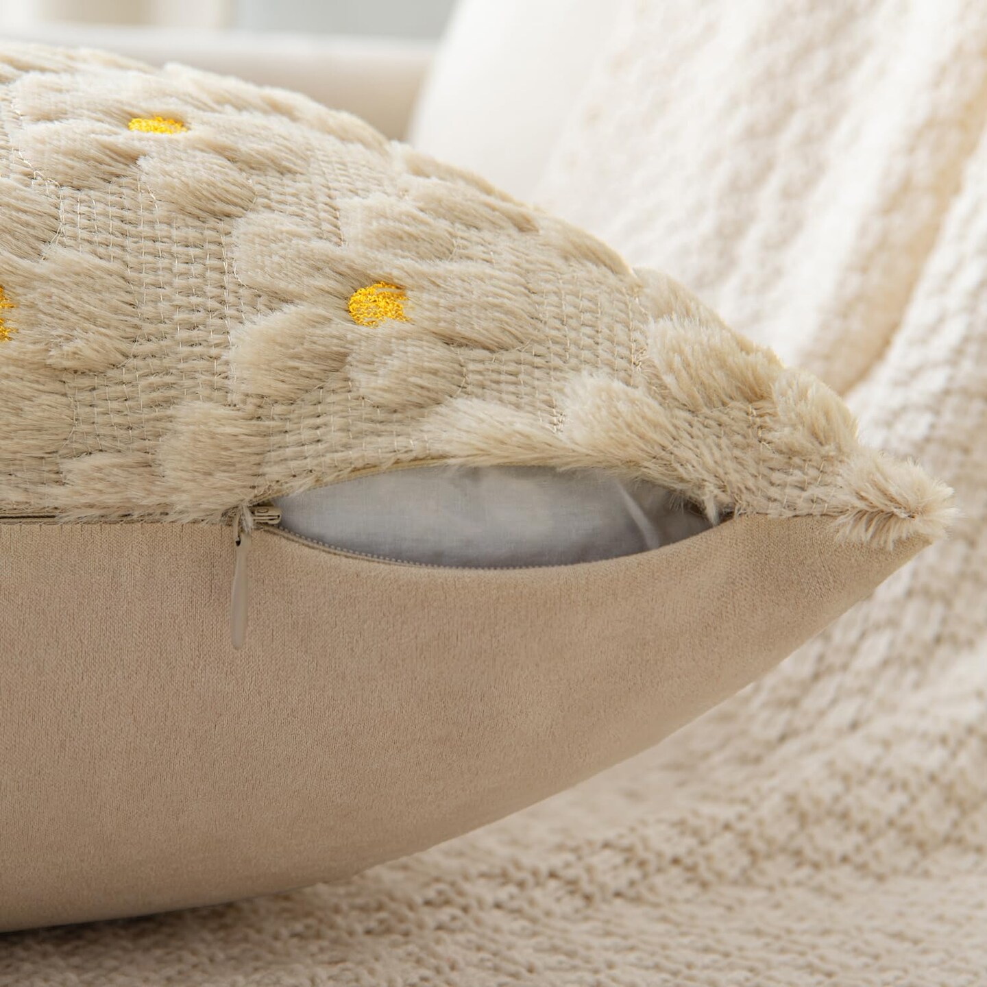 Spring Summer Decorative Throw Pillow Covers 18x18 Inch Set of 2 Soft Plush Faux Couch Pillow Covers Sun Flower Pillowcase Cushion Case Holiday for Home Decor Sofa Bed Living Room Light Beige