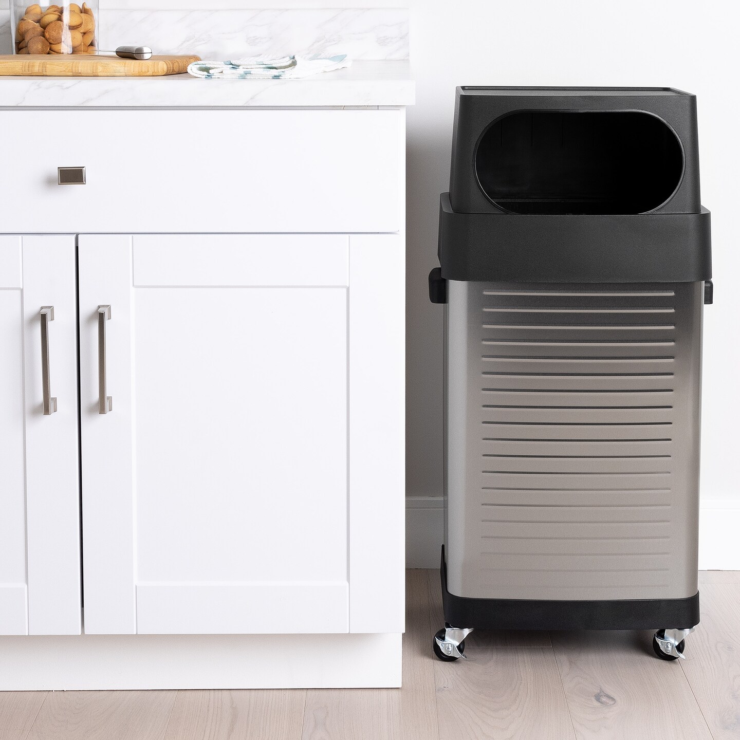 Seville Classics UltraHD 17-Gallon Commercial Heavy-Duty Stainless Steel Trashcan