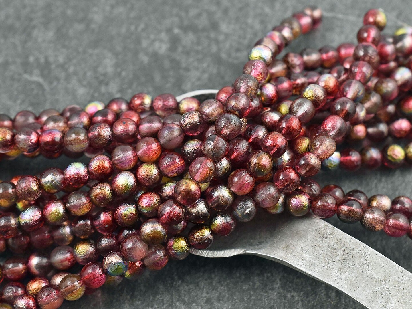 *25* 6mm Etched Magic Raspberry Round Druk Beads