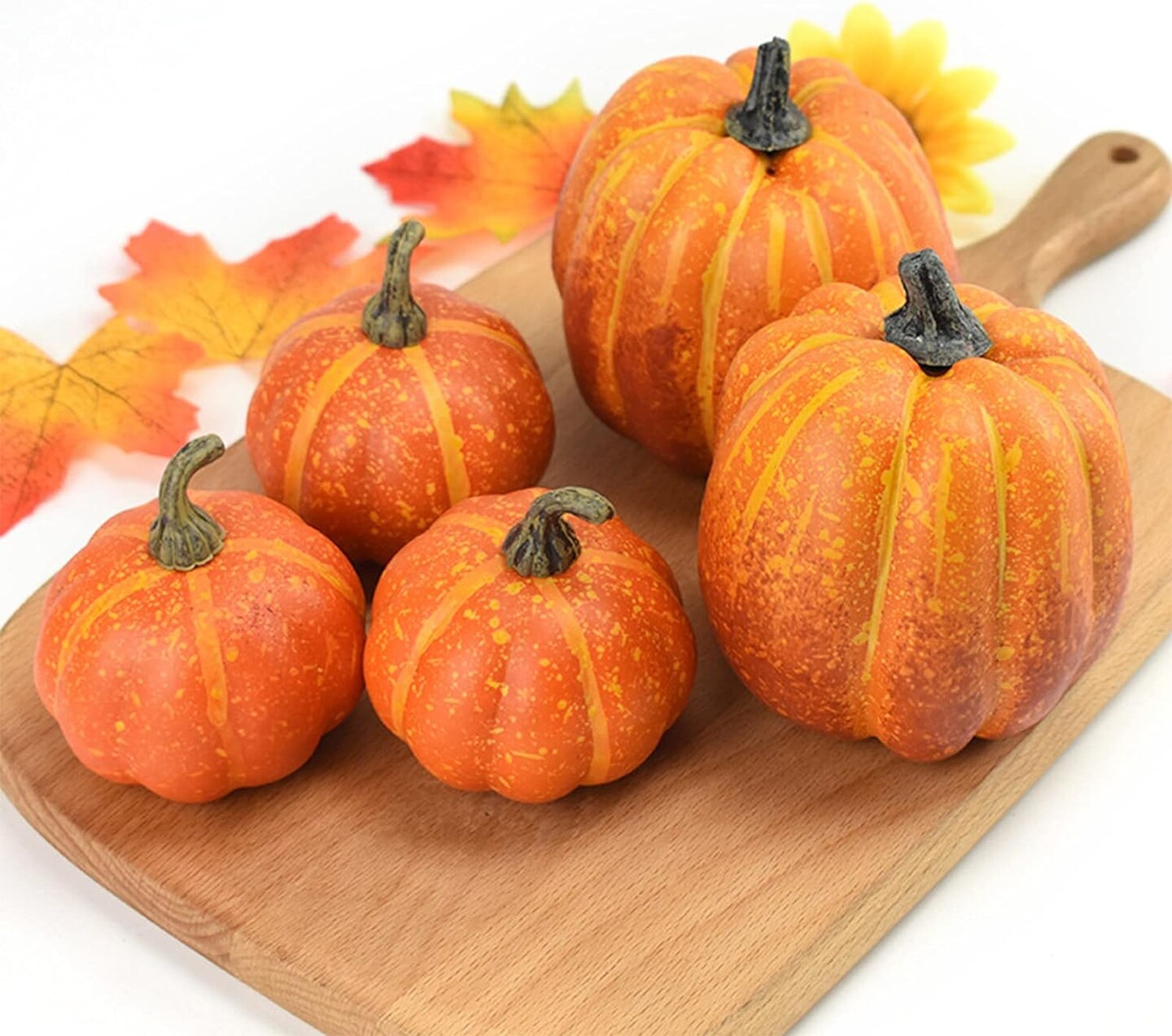 7 artificial pumpkins of various styles. Halloween Decoration: Rural Style Farmhouse Foam Pumpkin Harvest Season Thanksgiving Day is Suitable for Table top House Dining Table Party Decoration in Orange.