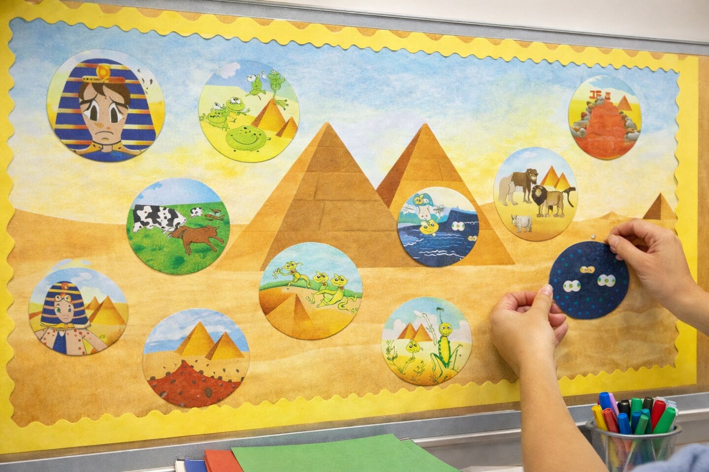 Passover Makos Stickers – Round Plagues of Egypt Sticker Set – Jewish Pesach Classroom Craft & Seder Activity