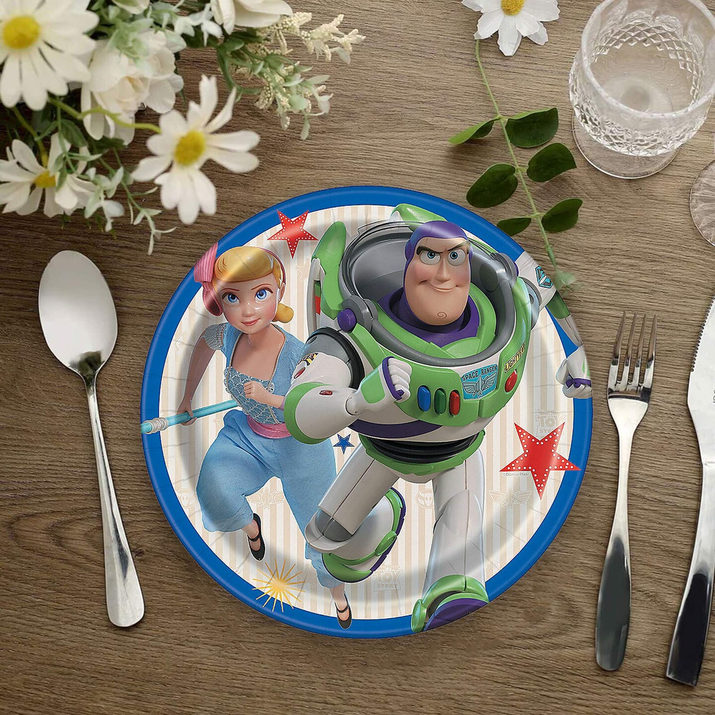 8 Count Toy Story 4 Paper Dessert Plates 7 Inch Disposable Party Tableware for Kids Birthday