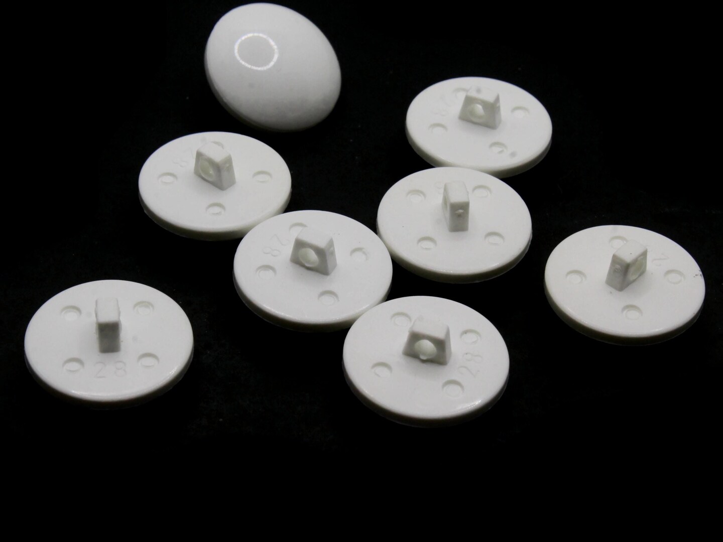 8 18mm Vintage White Plastic Shank Buttons