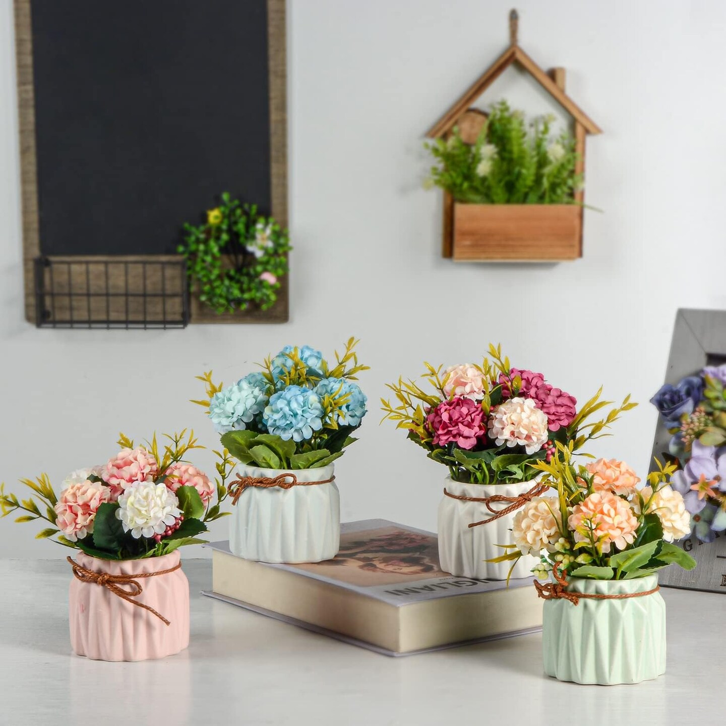 Set of 4 Mini Artificial Hydrangea Plants &#x2013; Faux Flowers in Pots for Home &#x26; Office D&#xE9;cor