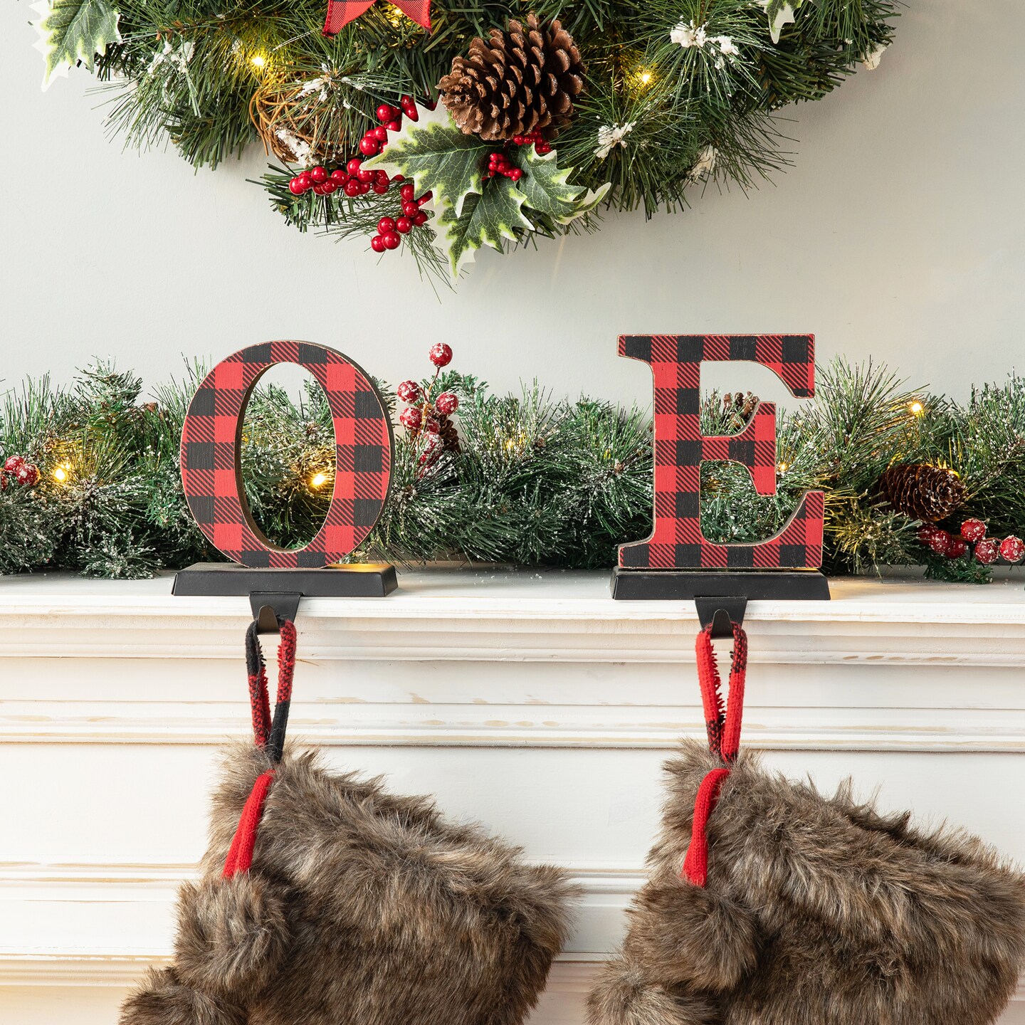 5.91&#x201C;H Wooden/Metal &#x22;NOEL&#x22; Stocking Holder Set