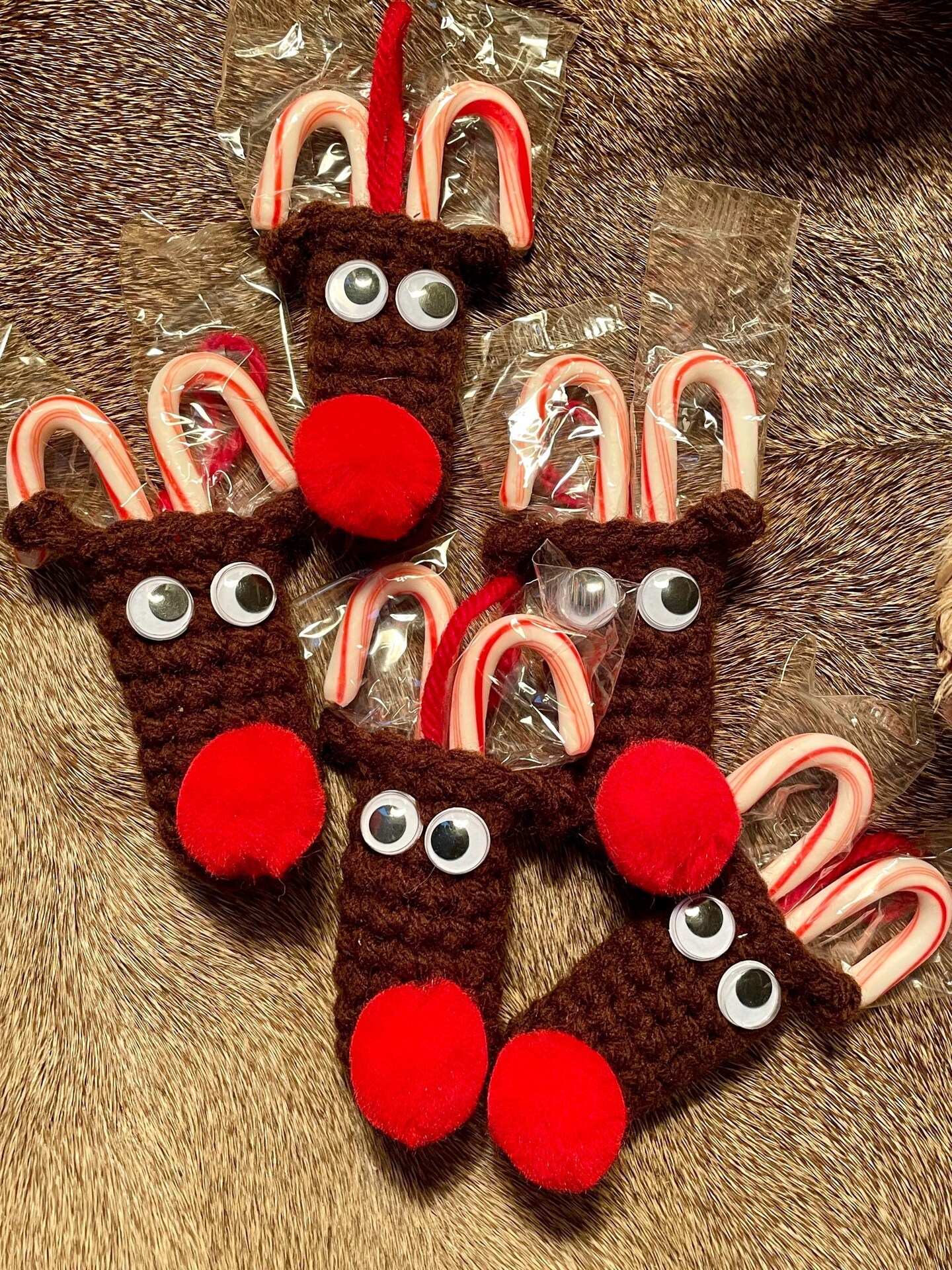 Reindeer Candy Cane Holder, Christmas Ornament, Stocking Stuffer, Gift Topper, Children's gift, Crochet candy cane holder, gift for students
