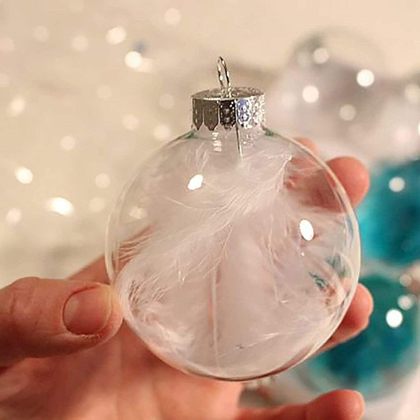 16 pcs Hanging Clear Plastic Fillable Ornaments Balls, 2.36" DIY Christmas Balls Craft Ornaments for Christmas Tree Ornaments, Halloween and Wedding Birthday Party Decorations, Creative Gifts (60 mm)