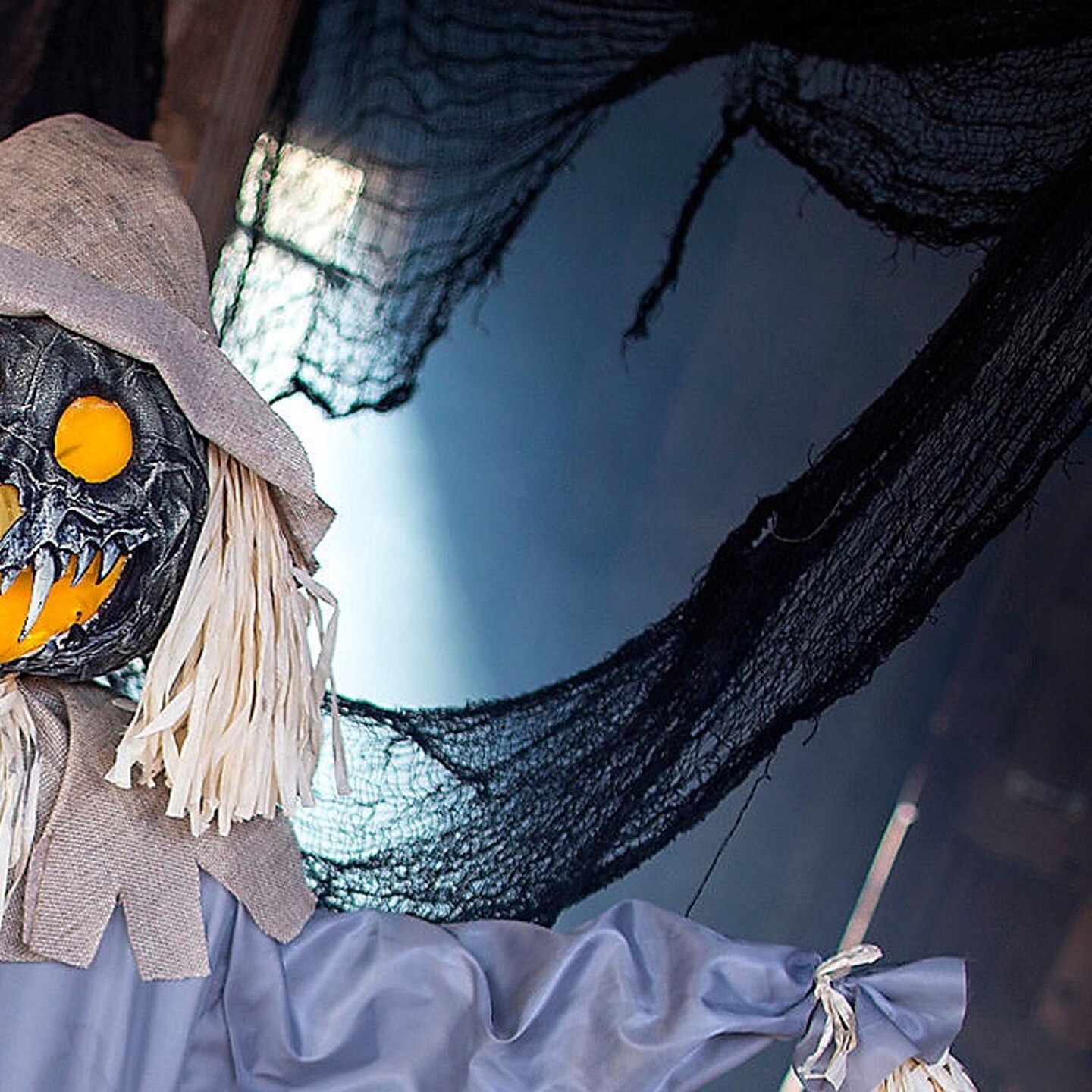 Standing Animated Ghoulish Scarecrow Decoration 6 Ft