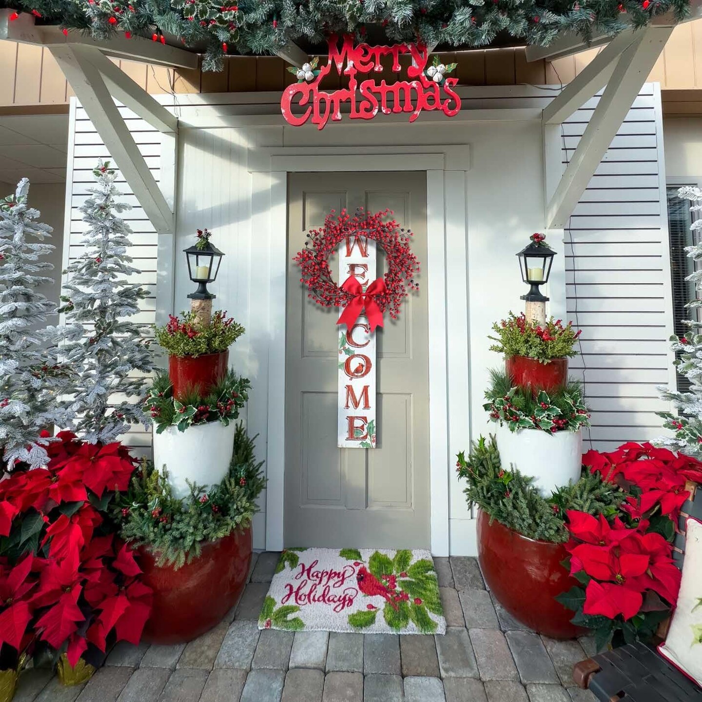 18 Inch Artificial Christmas Wreath for Door Red Berry Wreath Xmas Holiday Winter Wreath with Bowknot Christmas Wreath Decorations for Front Door Home Indoor Outdoor Farmhouse Wall Window