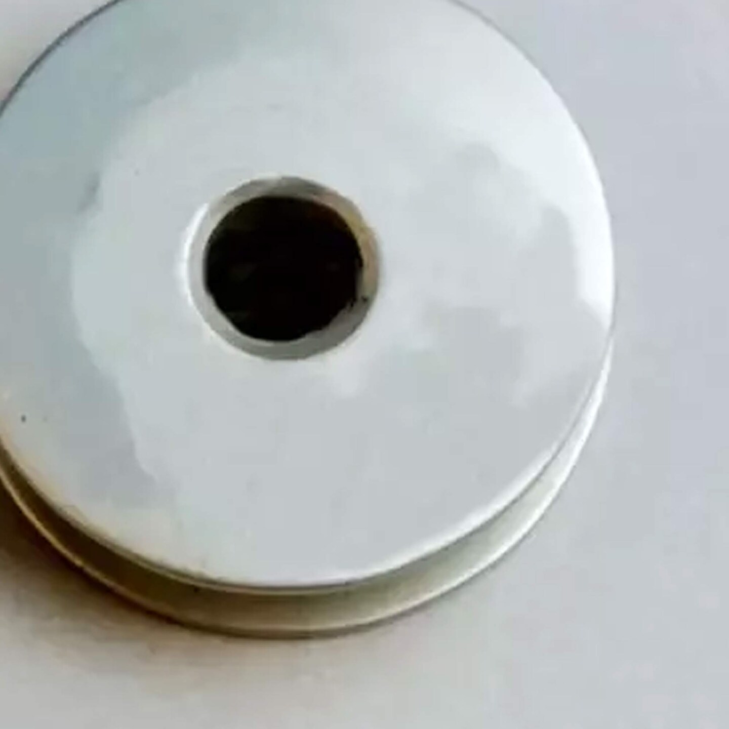 Industrial Buttonholing Sewing Machine Bobbin for JUKI Machines #40009148 Precision Steel