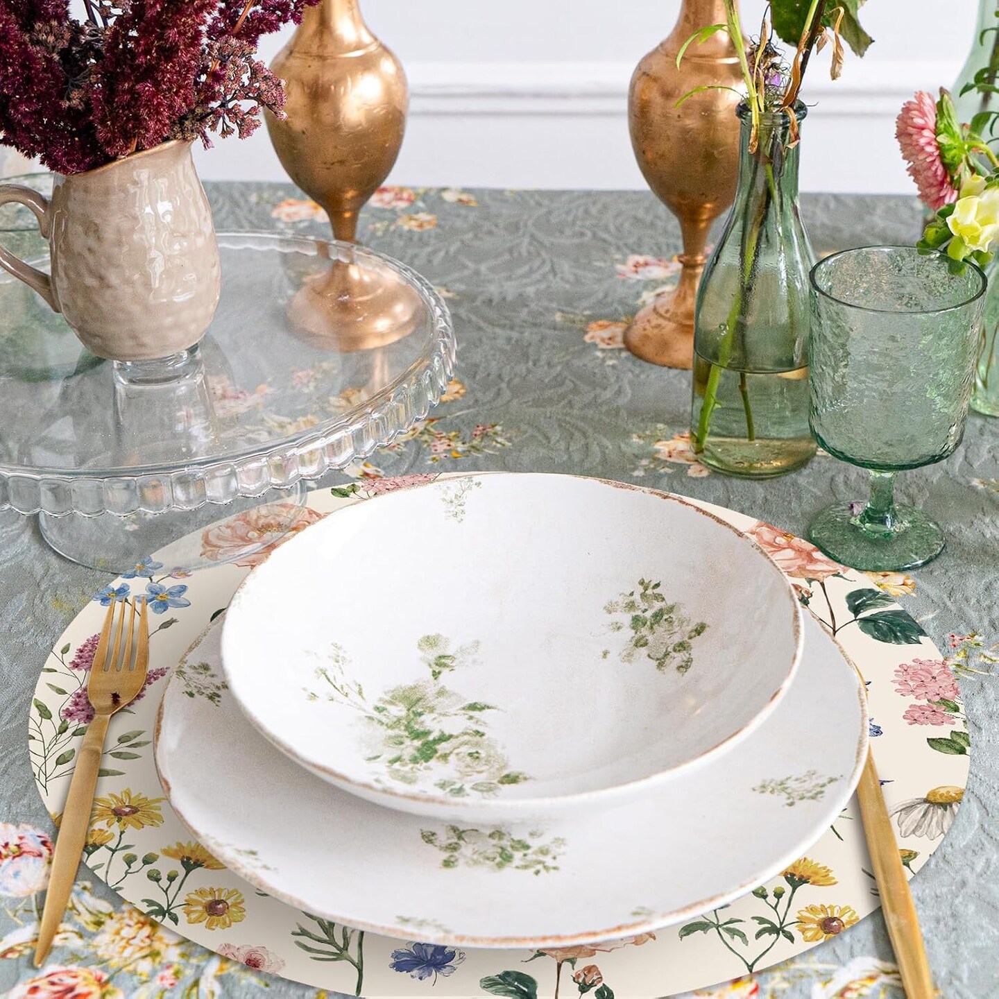 50Pcs Floral Round Paper Placemat Wildflower Disposable Place Mat Retro Floral Decorative Paper Table Mat for Spring Wedding Bridal Shower Party Table Setting, 13 x 13 Inch
