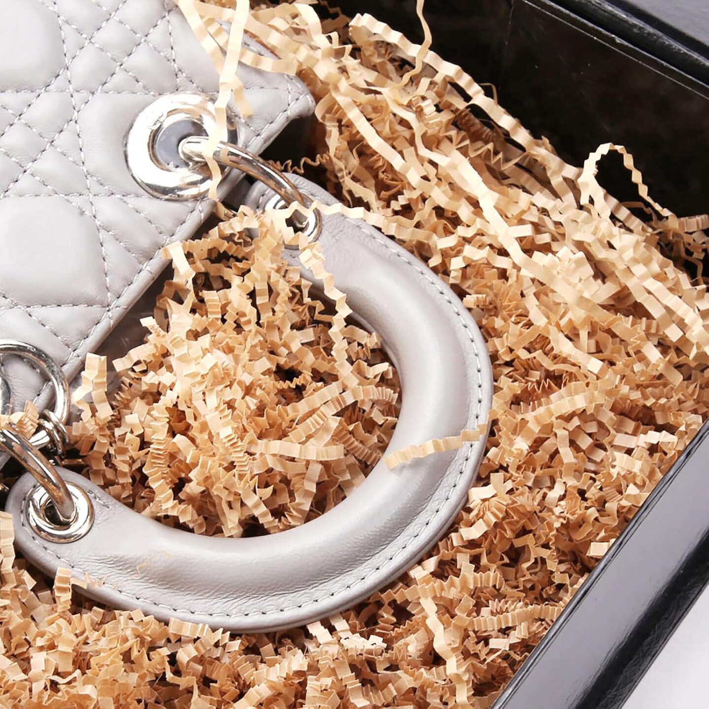 Large Gift Box with Lid 13.5x9x4.1 Inches – Collapsible Magnetic Gift Box, Glossy Black with Grass Texture, Sturdy & Elegant for Presents