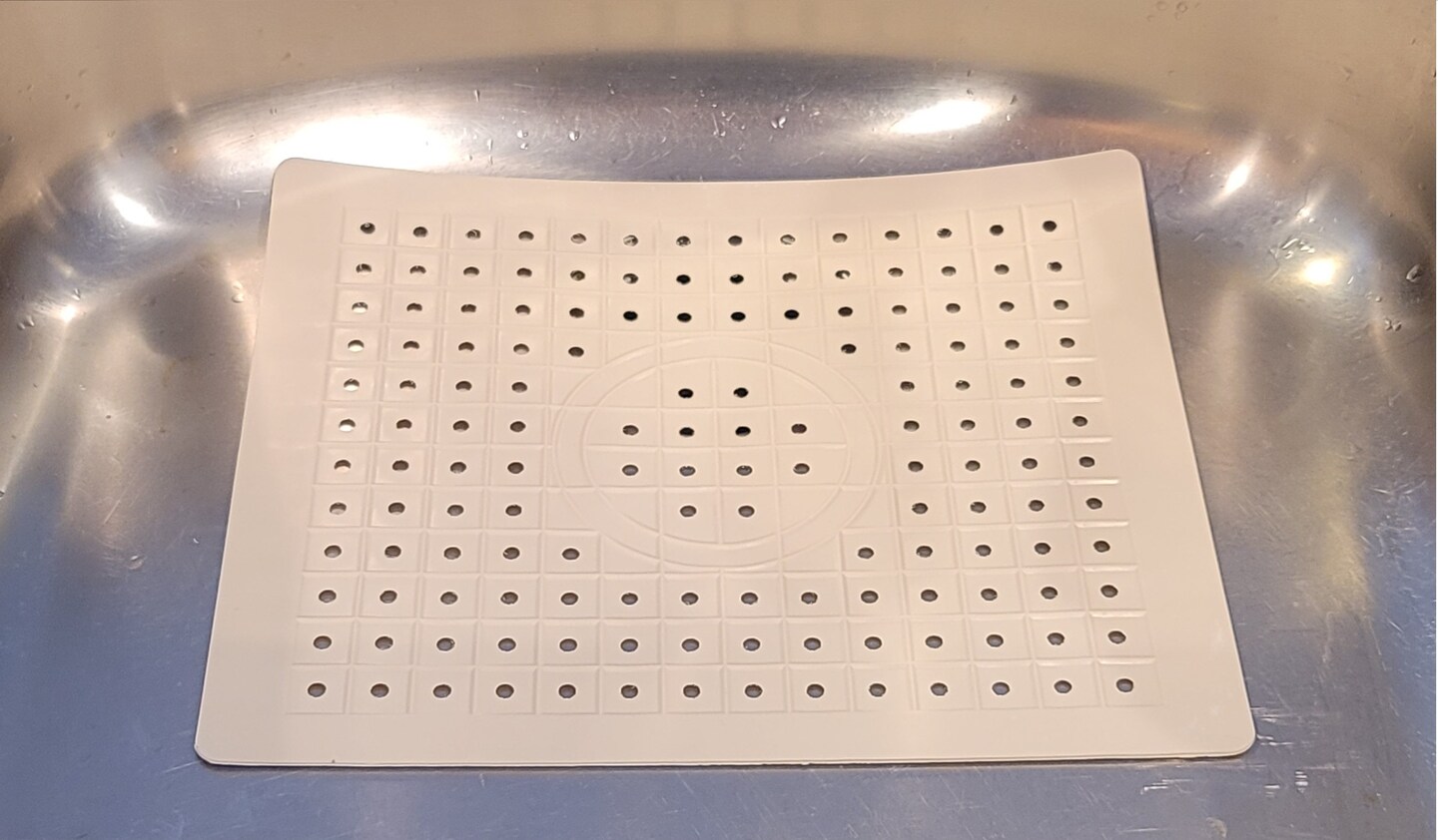 Handy Housewares 10&#x22; x 12&#x22; Square Textured Rubber Sink Protector Drain Mat