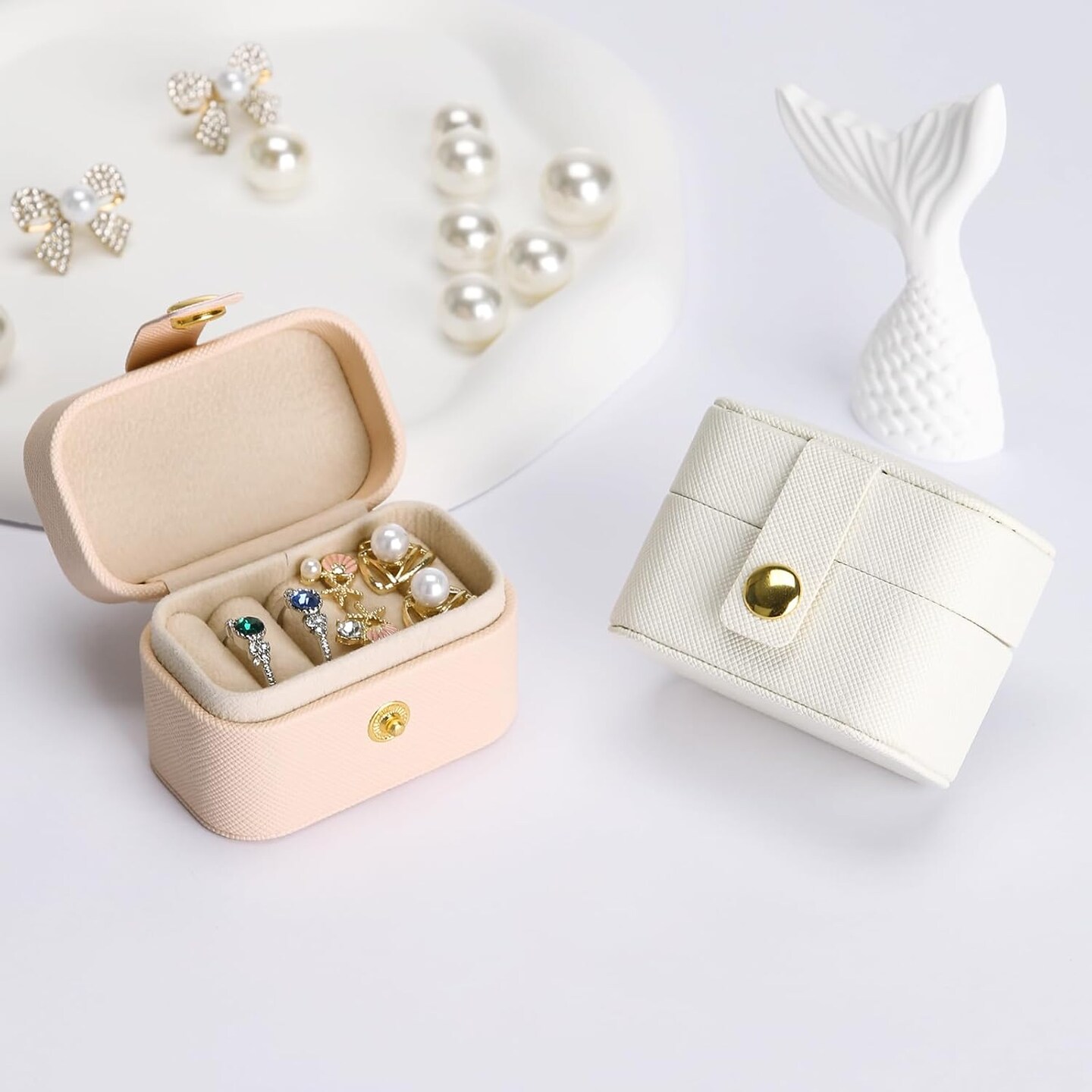 Compact Travel Jewelry Organizer for Rings and Stud Earrings, Elegant Mini Ring Holder with Portable Storage Case in Pink