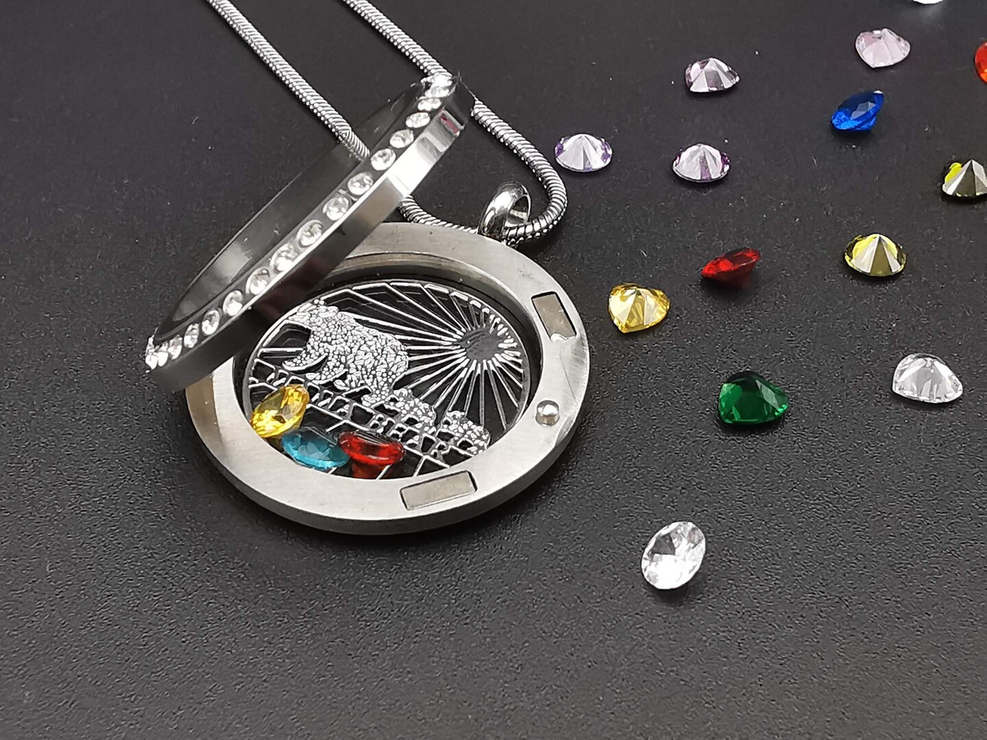 Mama Bear Necklace with Two 2 Cubs Necklace for Women, Floating Locket Pendant with 24 Birthstones & Charms for Mummy Mother Family Mom Grandma
