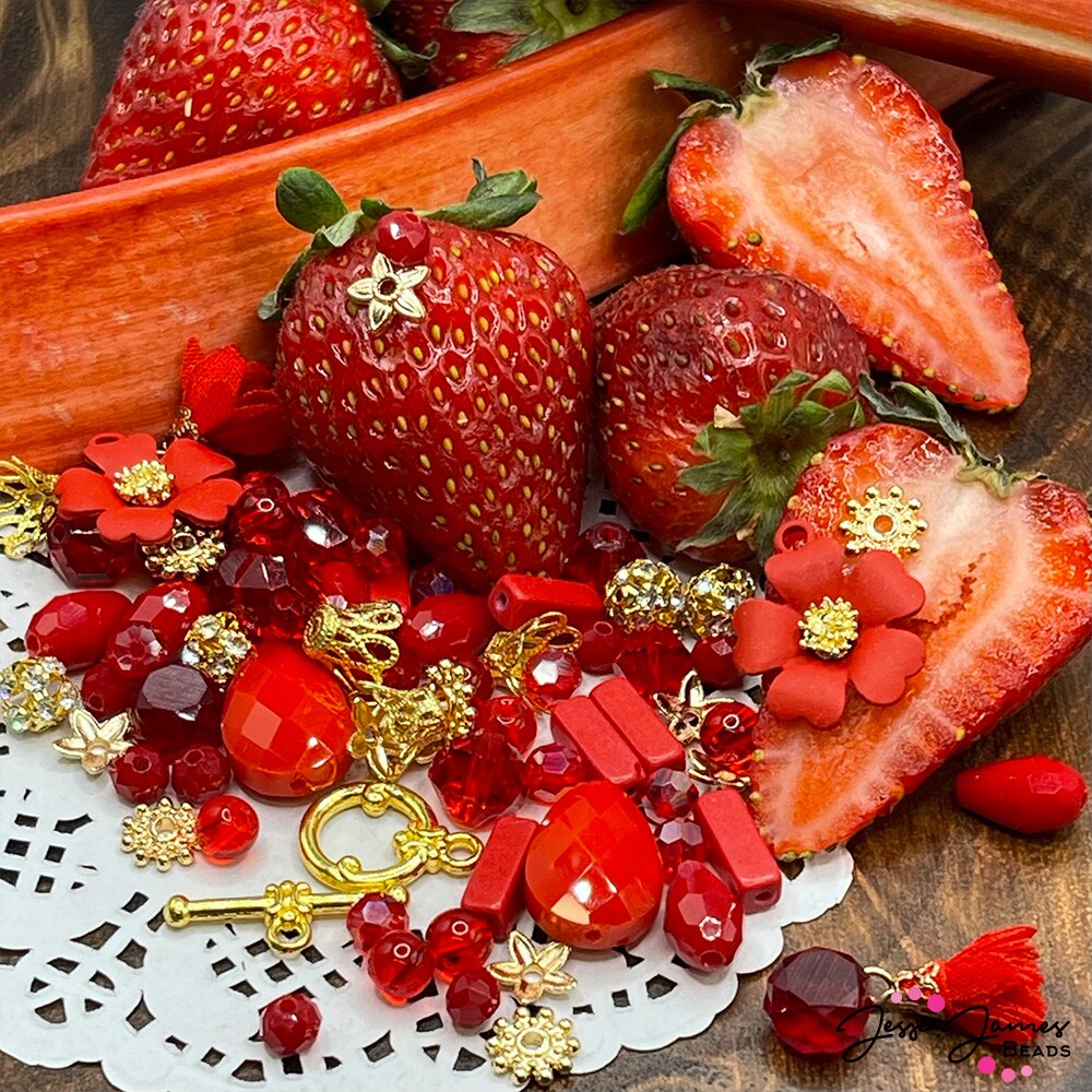 Jesse James Beads Strawberry Rhubarb Mini Bead Mix