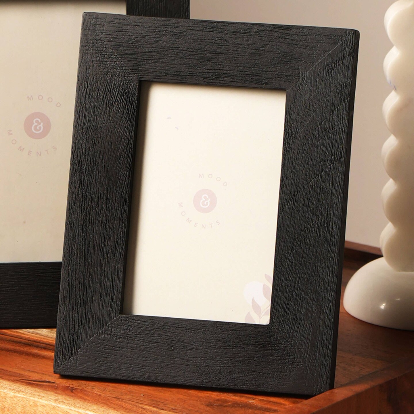 Dark Elegance Photo Frame