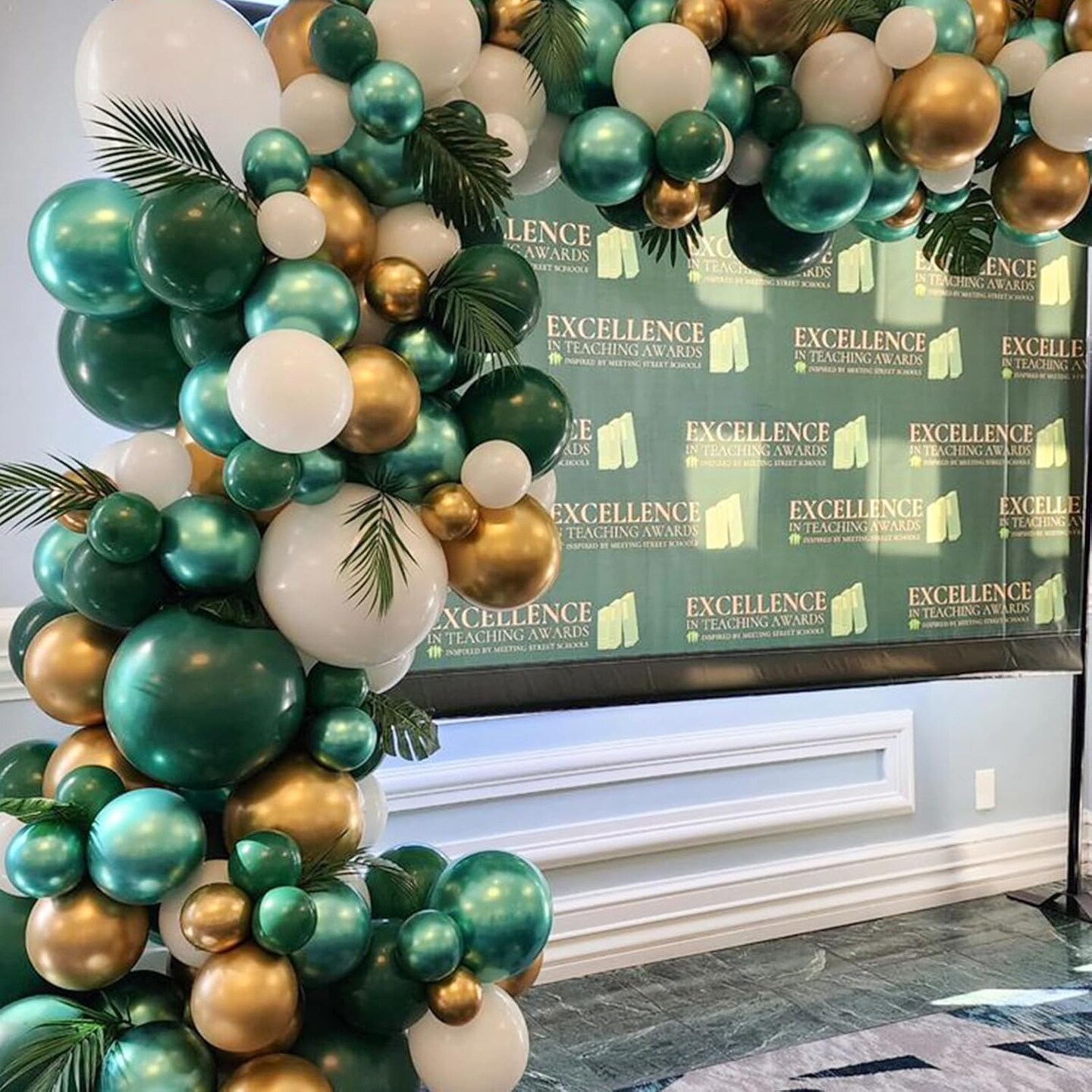Green and Gold Balloons 83Pcs 12in Dark Green Gold White Confetti Balloons for Graduation Safari Jungle Birthday Emerald Green and Gold Party Decorations
