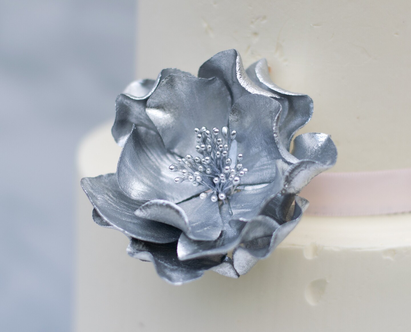 Bakell - Nu Silver Luster Dust (4g, 1x Pump) Edible Vegan Dust & Paint for Baking, Desserts and Beverages