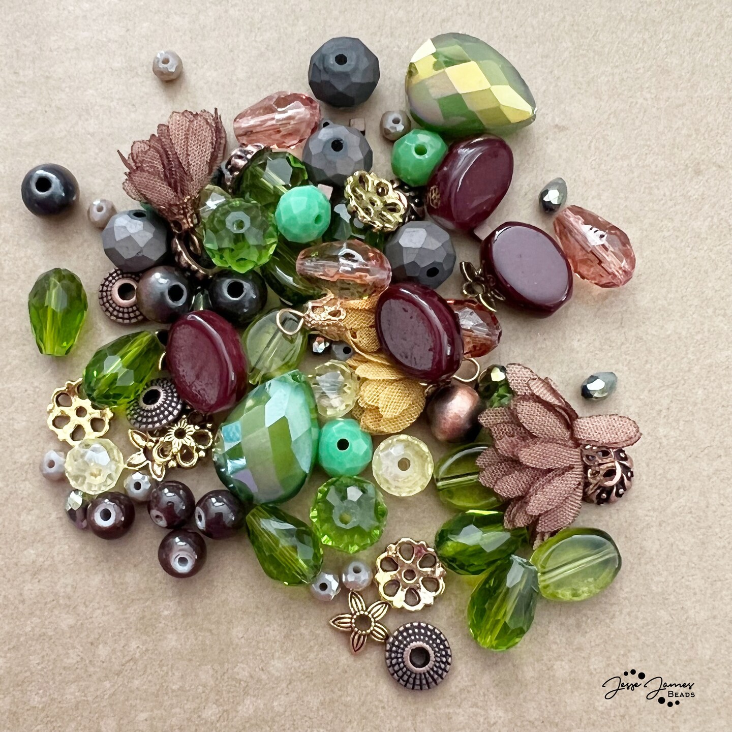 Jesse James Beads Mini Bead Mix in Avocado on E&#x27;rything