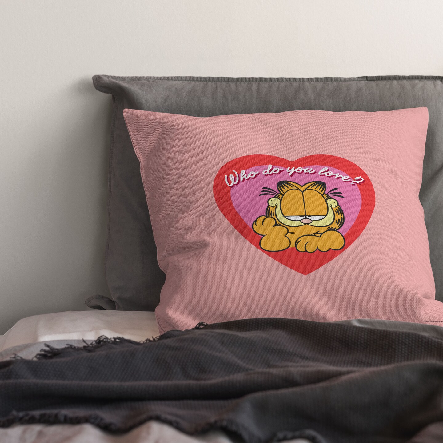 Nickelodeon Garfield Valentine's Day Throw Pillow 18×18 Inches