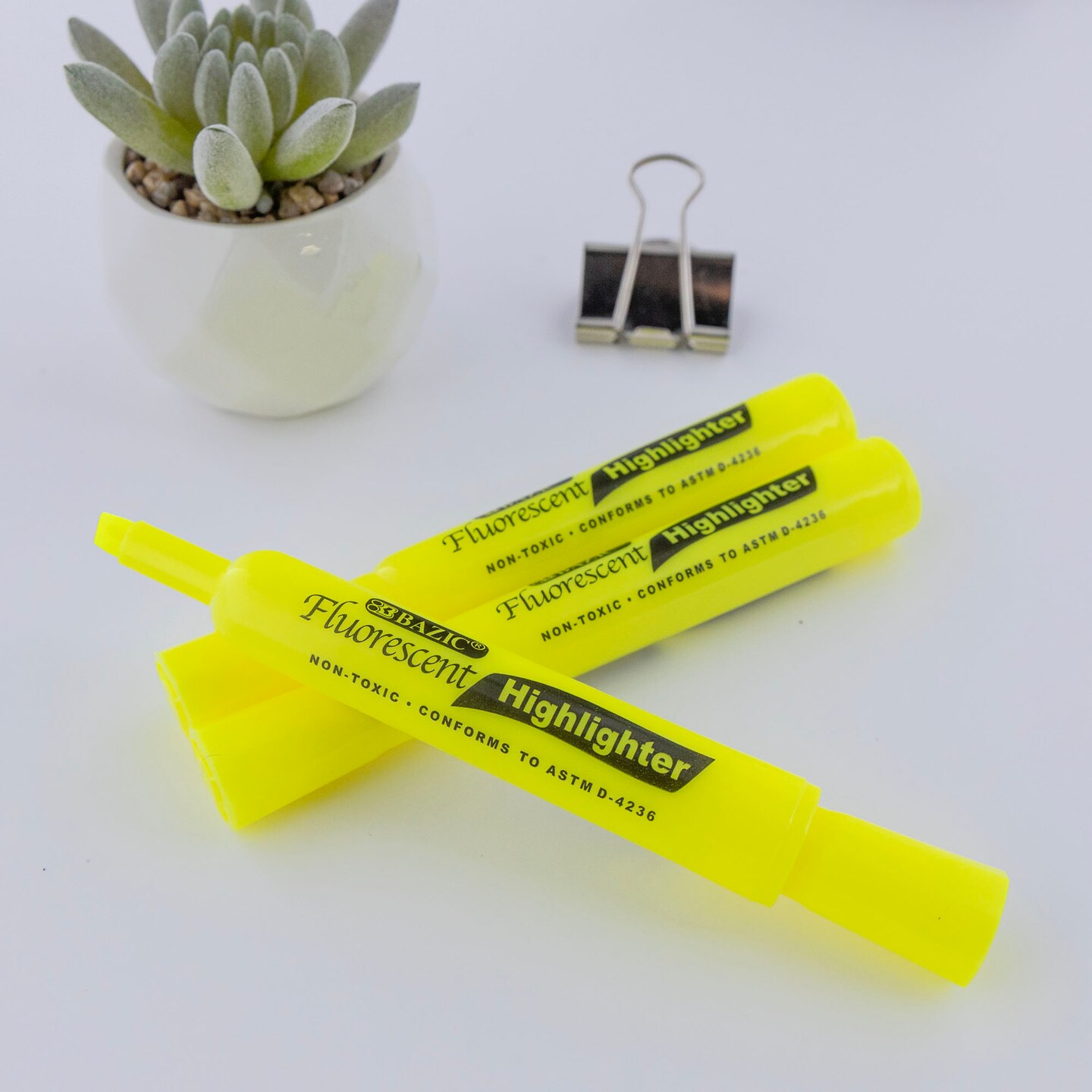 BAZIC Desk Style (Pack) Fluorescent Highlighters Yellow (12/Pack)