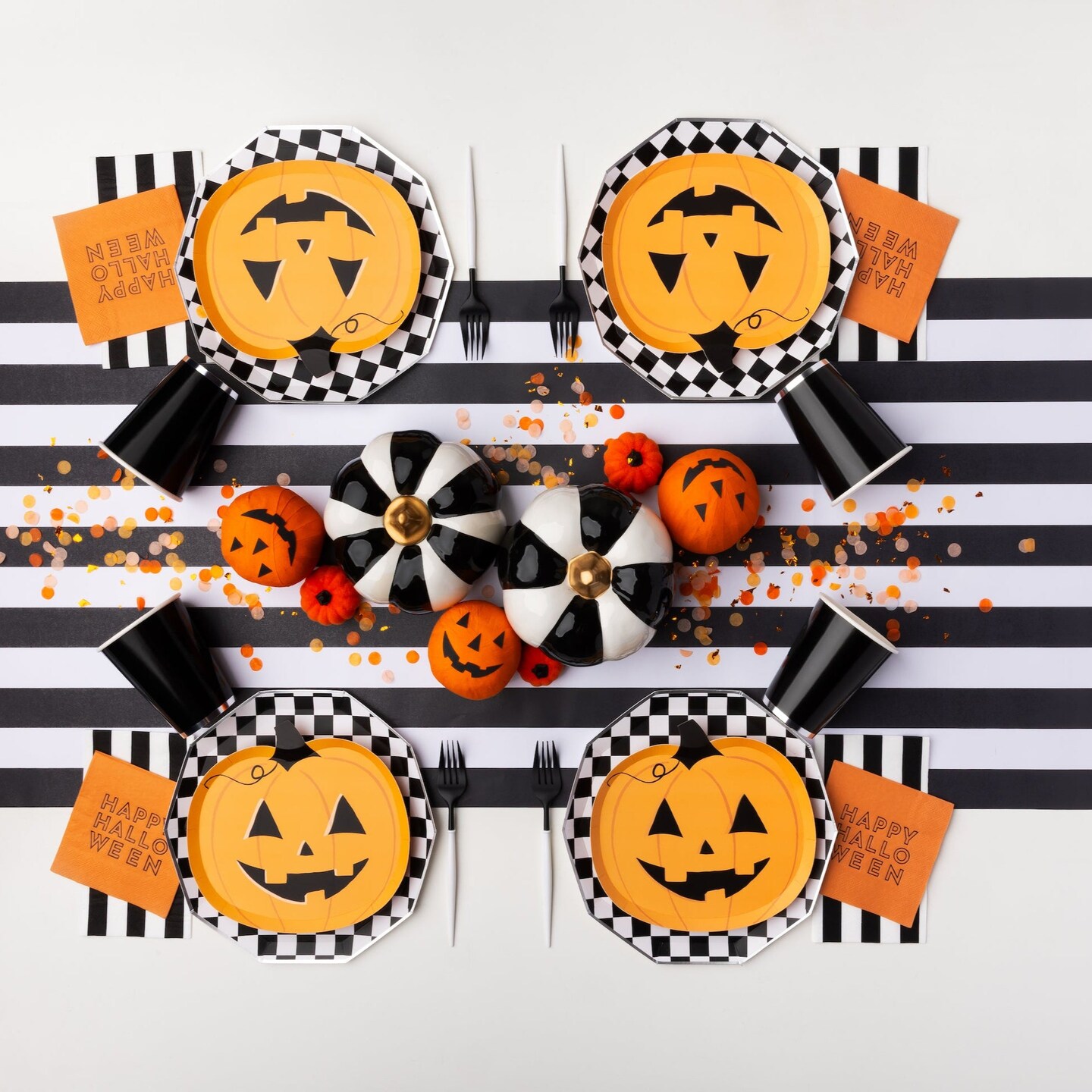 BLACK &#x26; WHITE SIGNATURE LARGE CHECKER PLATES