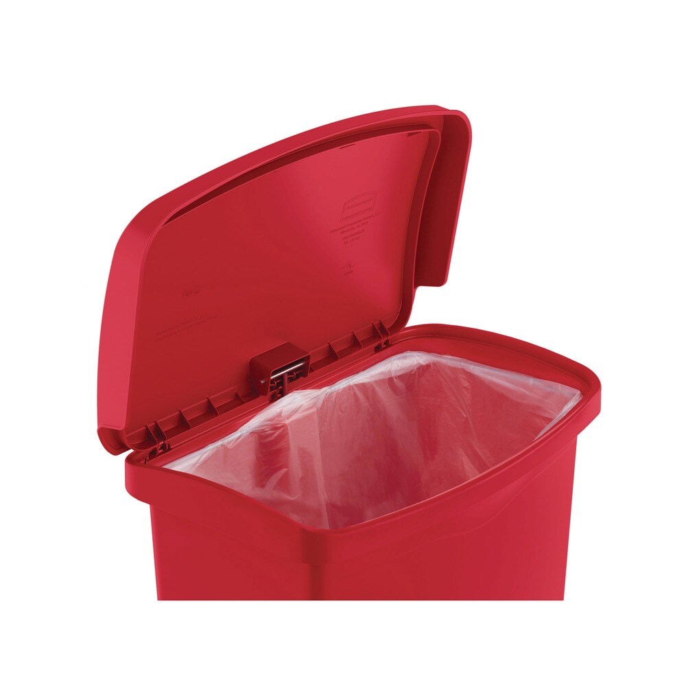 Rubbermaid Commercial Streamline 18-Gallon Front Step Style Resin Step-On Container - Red