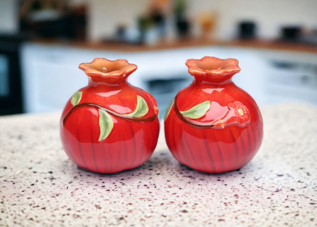 Hand Painted Ceramic Pomegranate Salt & Pepper Shakers, Home Décor, Gift for Her, Gift for Mom, Kitchen Décor, Farmhouse Décor
