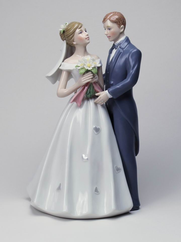 Ceramic Classic Bride & Groom Figurine, Wedding Décor, Wedding Gift, Wedding Favor, Anniversary Décor, Anniversary Gift, Home Décor