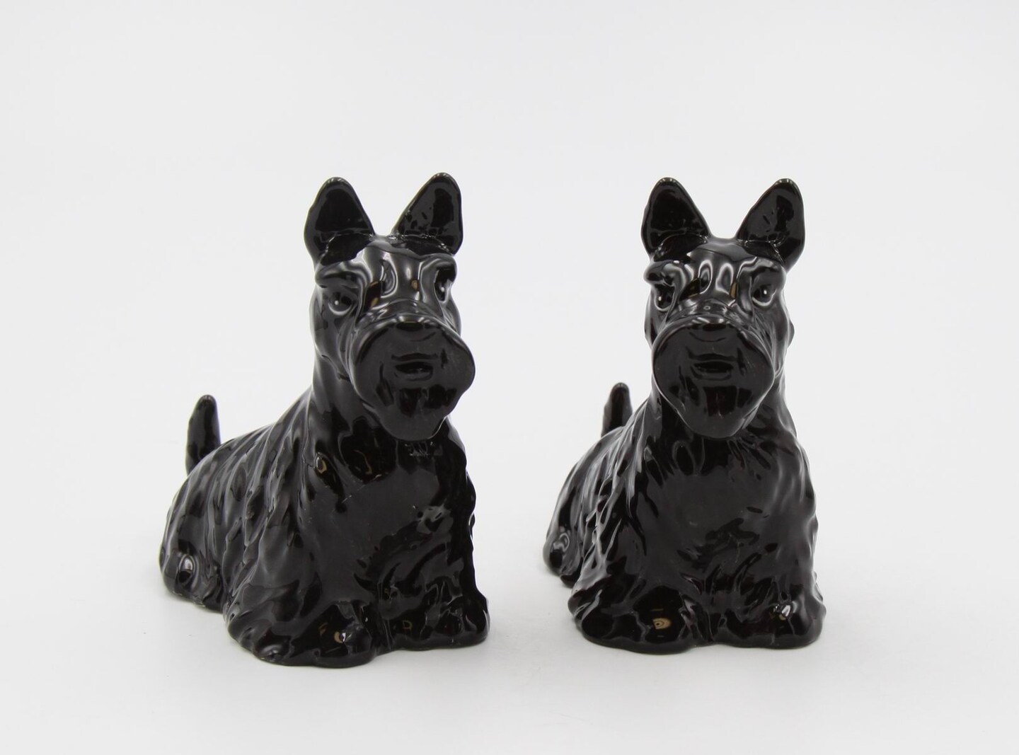 Ceramic Black Scottish Terrier Salt And Pepper Shakers, Home D&#xE9;cor, Gift for Her, Gift for Mom, Kitchen D&#xE9;cor, Dog Lover Gift, Pet Loss Gift