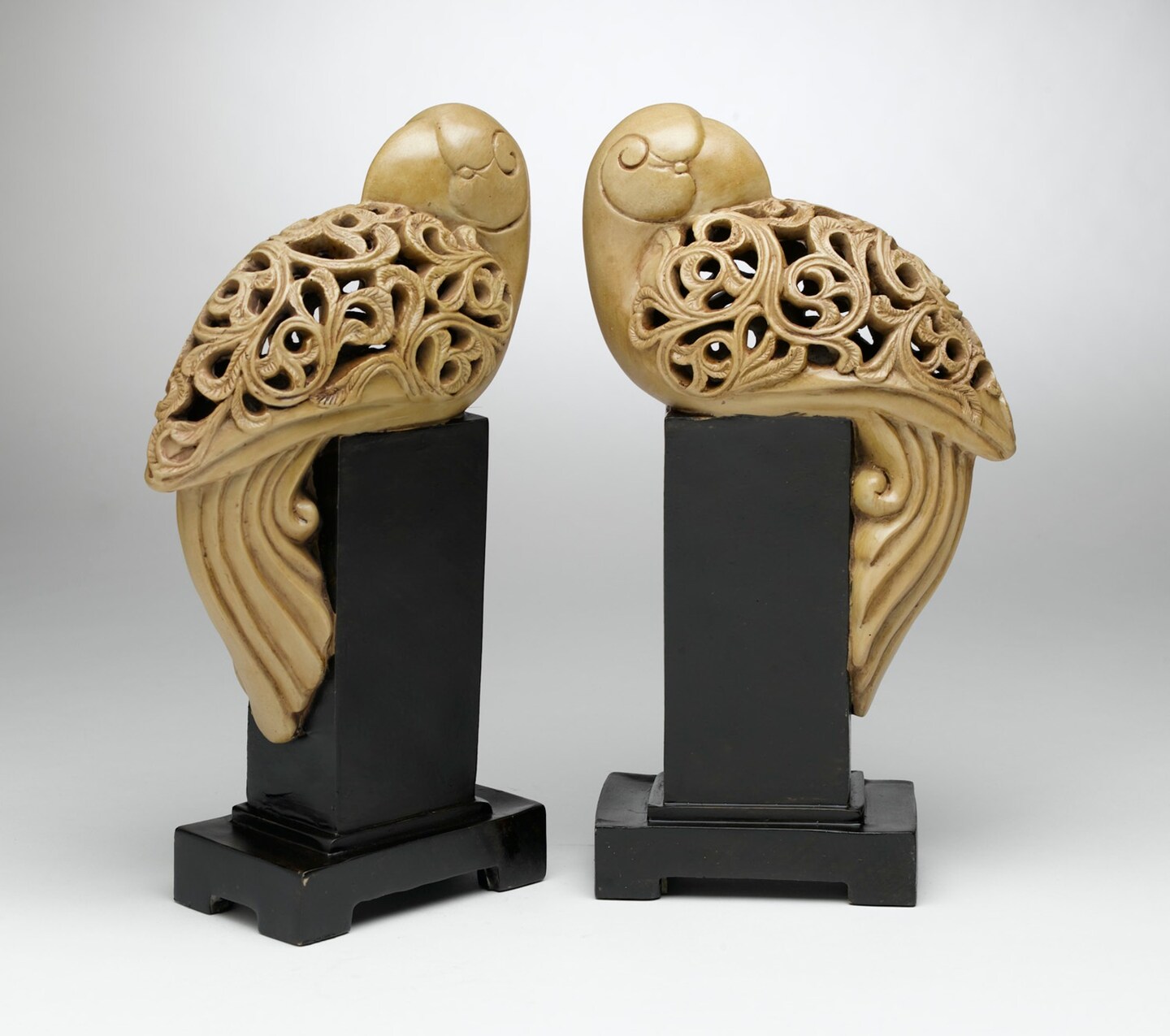AA Importing Parrot Figures