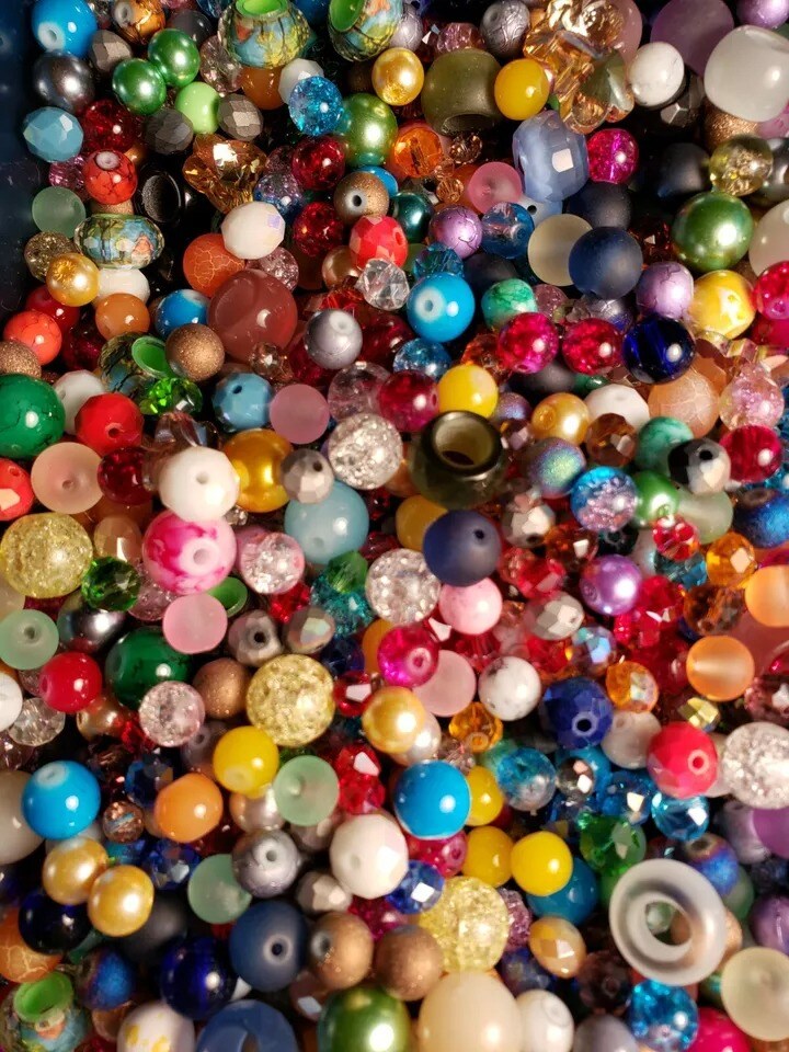 210 Assorted Glass Beads