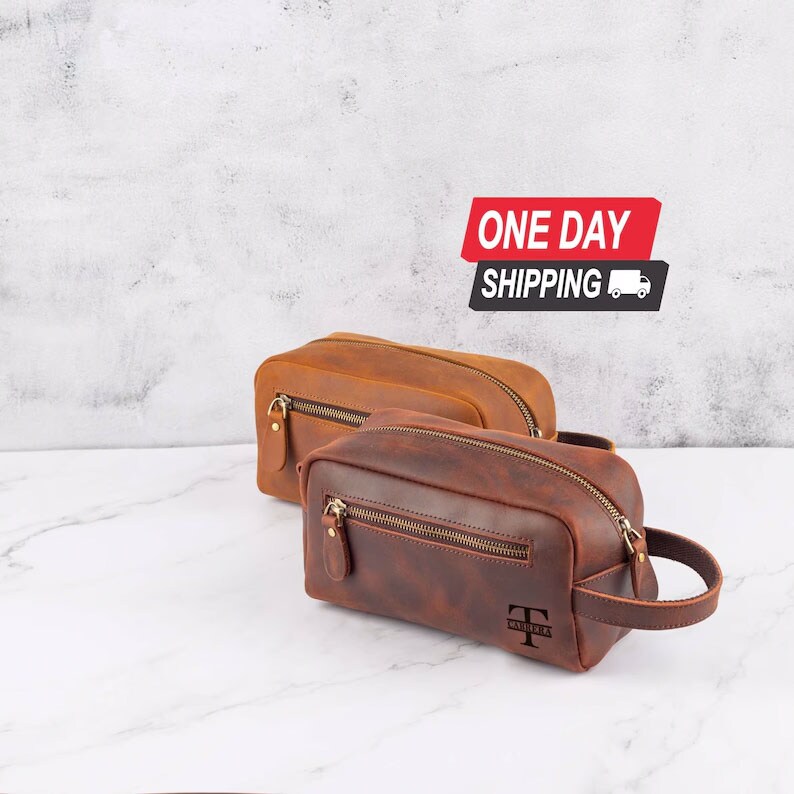 Toiletry Bag, Personalized Mens outlet Leather Toiletry Bag, Dopp Kit, Personalized Gift For Boyfriend, Man's Leather Bag, Gentleman's shave bag.