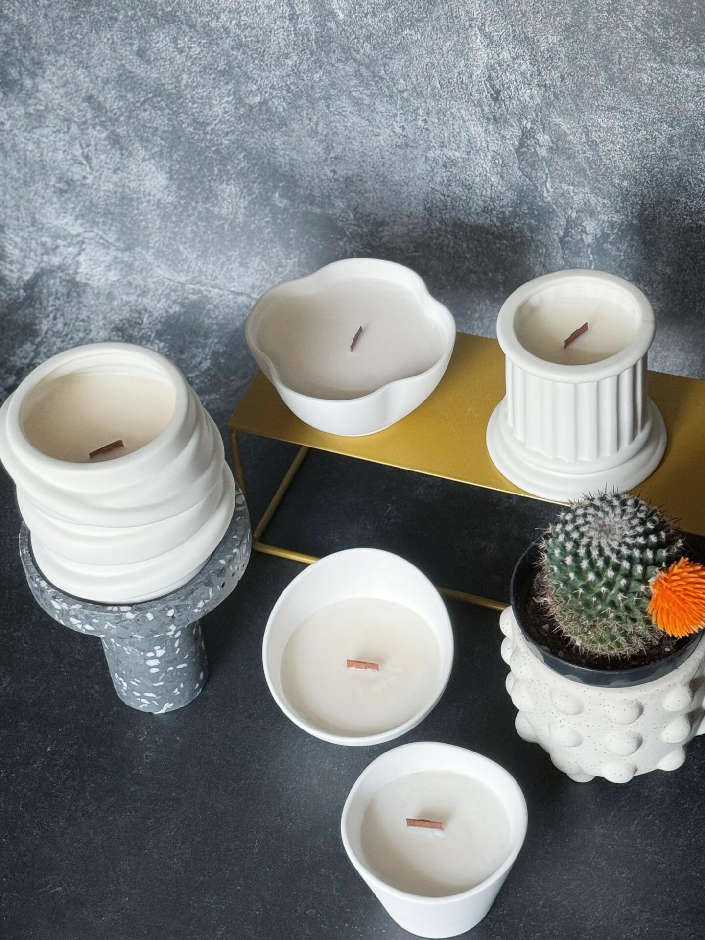 product name is Modern Elegance Candle Collection