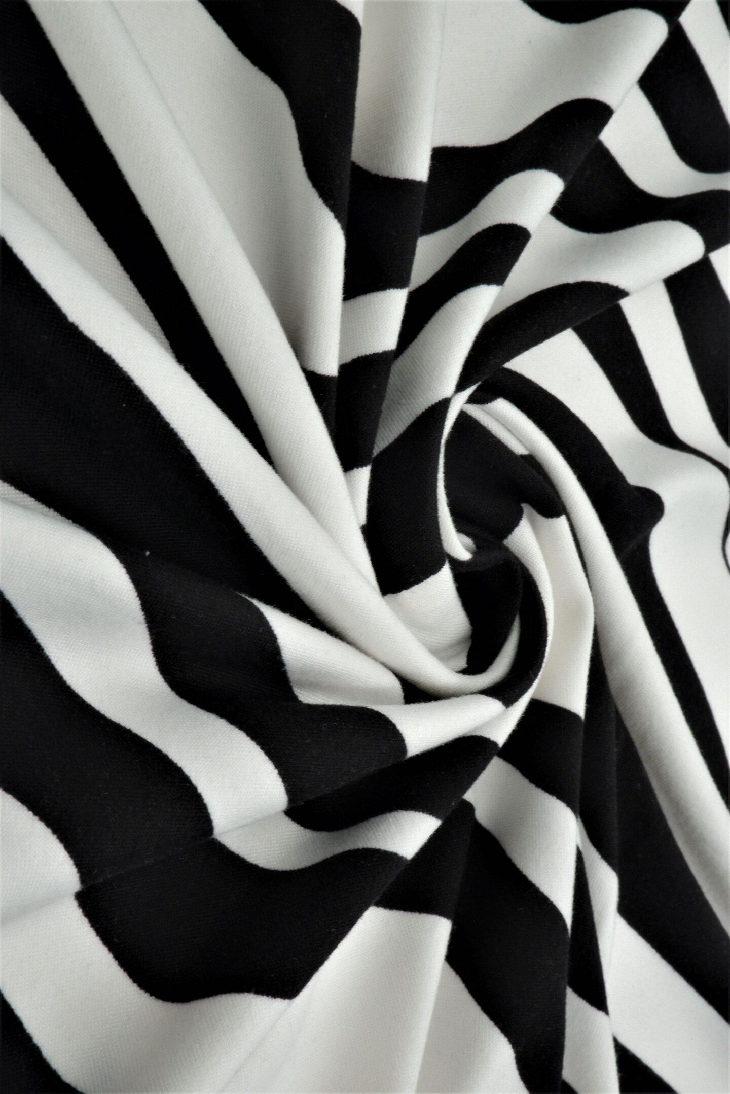 1 Yard Brushed DTY Zebra Print Knit Fabric 170 GSM, 58/60″ Wide Polyester Spandex Blend Black/Ivory
