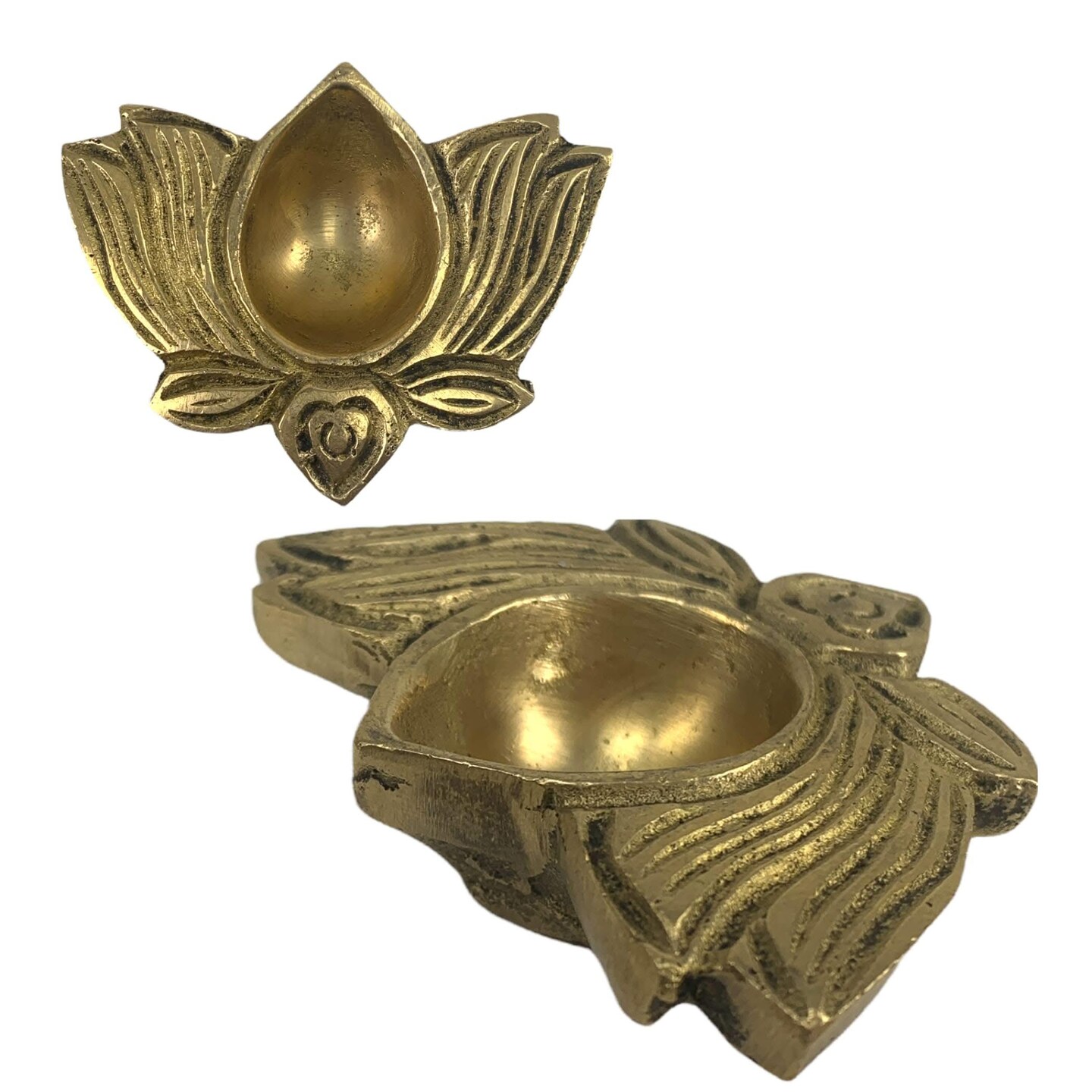 Lotus Brass Finish Diya Indian Craft Diya for Puja Oil Lamp Pooja Gift Diwali Home Decorations Mandir Temple Akhand Diya Indian Traditional Deepawali Return Gifts