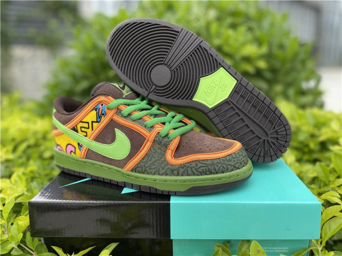 Nike SB Dunk Low De La Soul (2015) | MakerPlace by Michaels