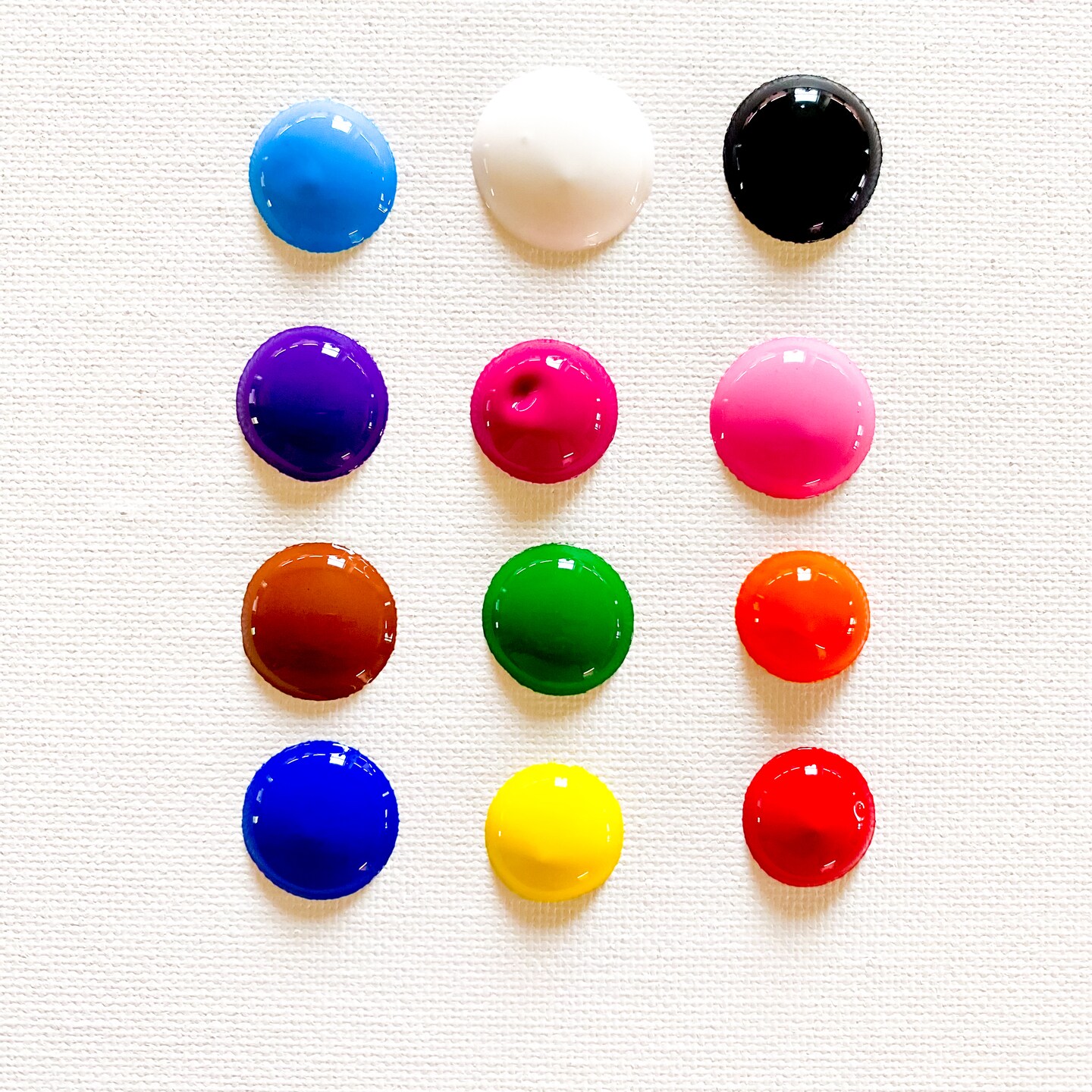 milo Tempera Paint Set of 12 Colors | 8 oz Bottles | Made in the USA | Washable and Non-Toxic Art &#x26; Craft Poster Primary Paints for Artists, Kids, &#x26; Hobby Painters