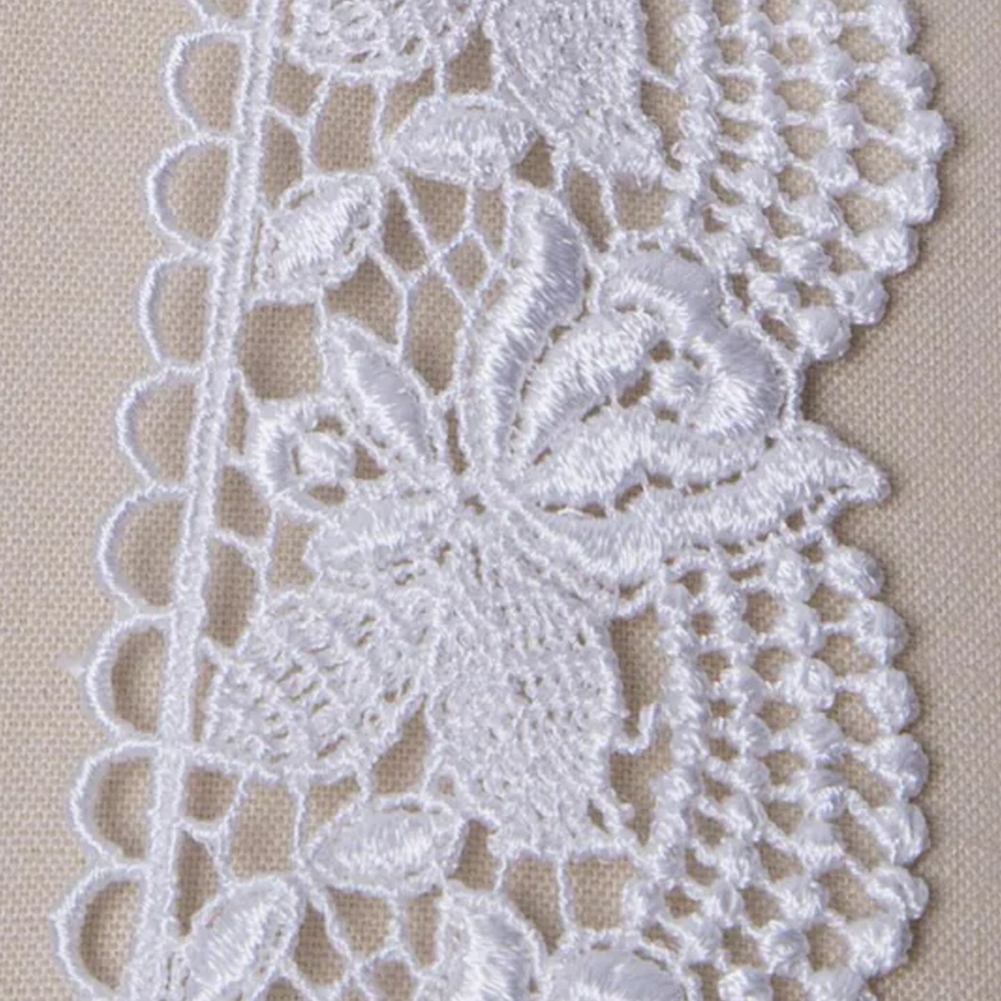 1 Yard White Rose Motif Venice Lace Trim with Rough Scalloped Edges for Elegant Sewing Projects 2.75 Inch Wide