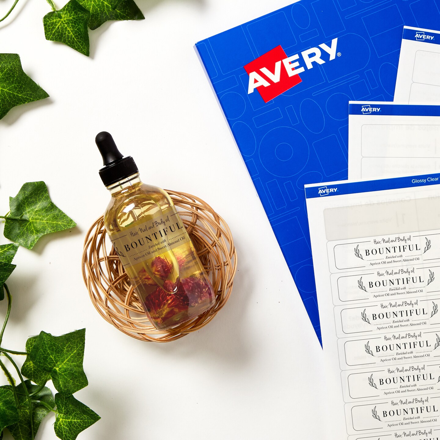 Avery Glossy Clear Rectangle Labels with Sure Feed, 1-1/3&#x22; x 4&#x22;
