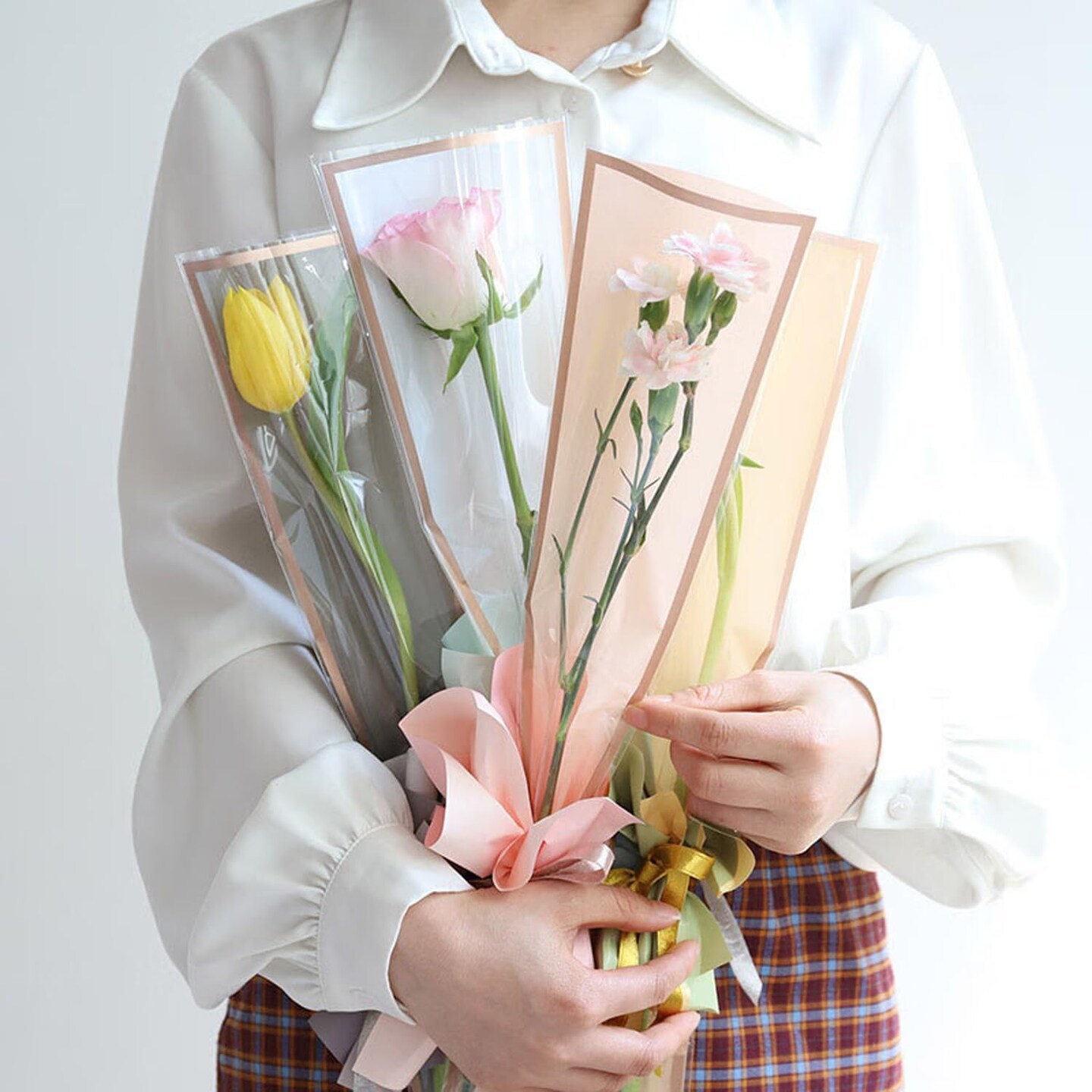 100pcs Single Flower Sleeves with BONUS Ribbons, Rose Wrapping Bags Waterproof Single Flower Packaging Bags for Floral Arrangement Supply Wedding Valentine&#x27;s Day Mother&#x27;s Day