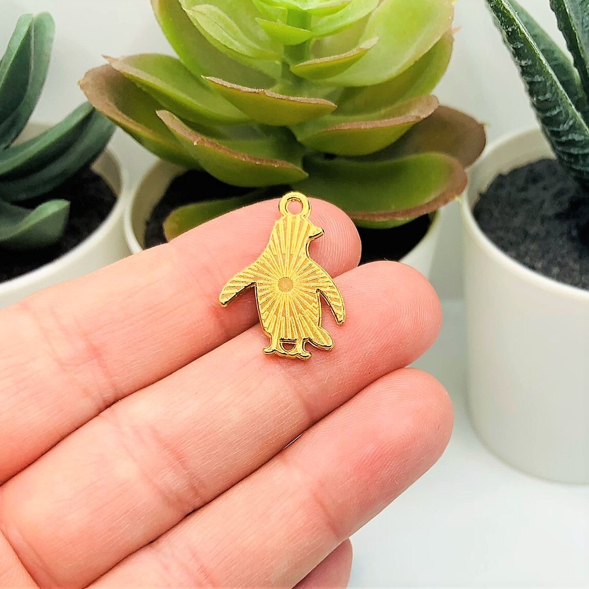 1, 4, 20 or 50 Pieces: Enamel Penguin Charms
