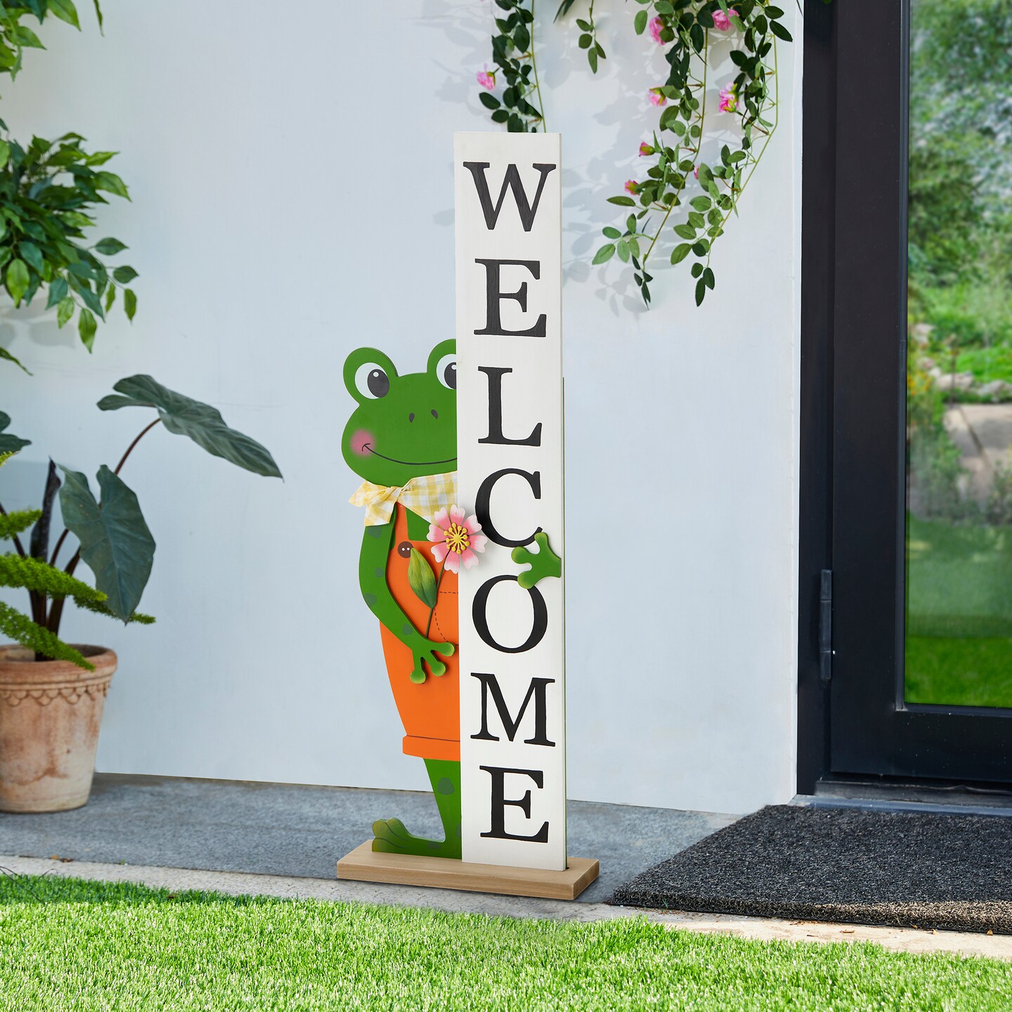36&#x22;H Wooden Frog Welcome Porch D&#xE9;cor